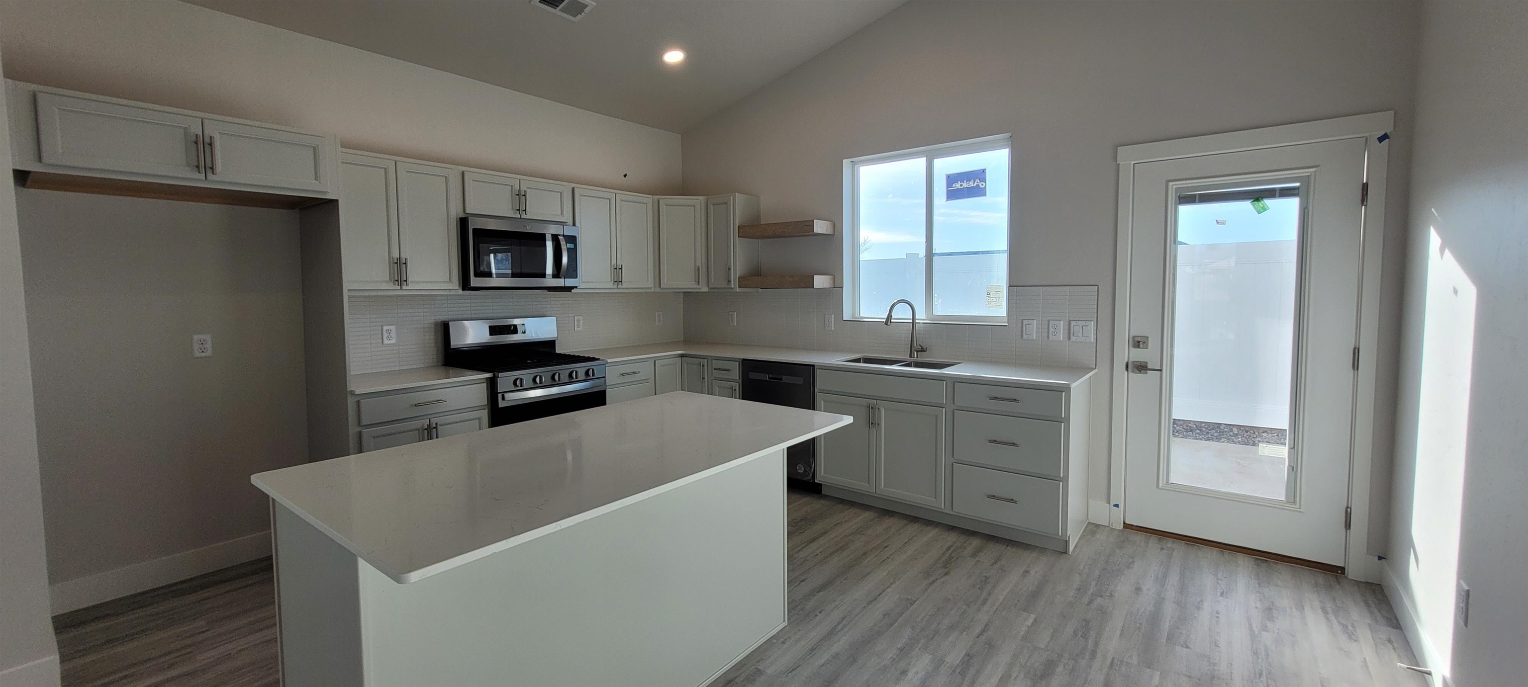 2455 Hamilton Road Property Photo 6
