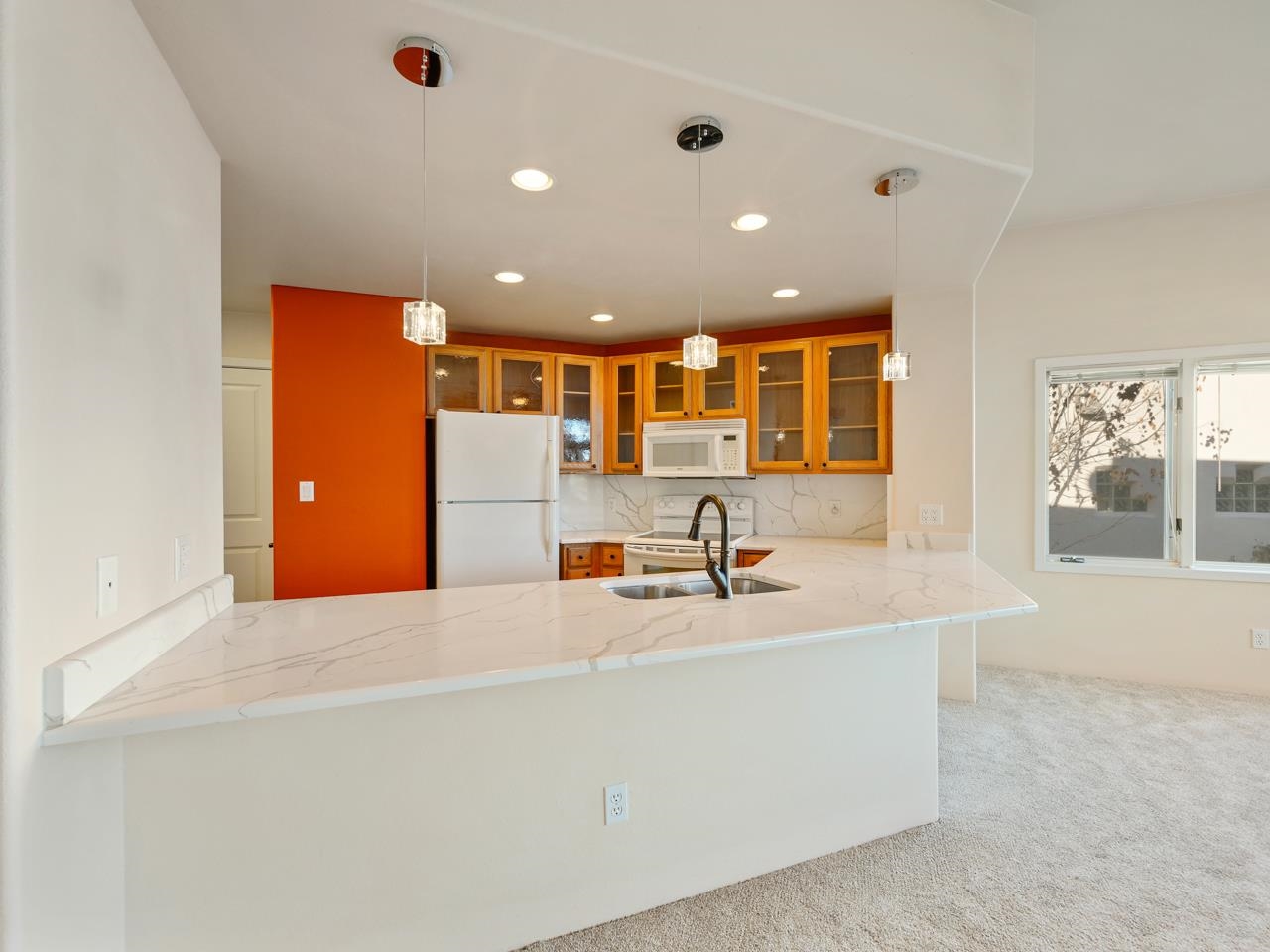 482 Seasons Court Property Photo 3