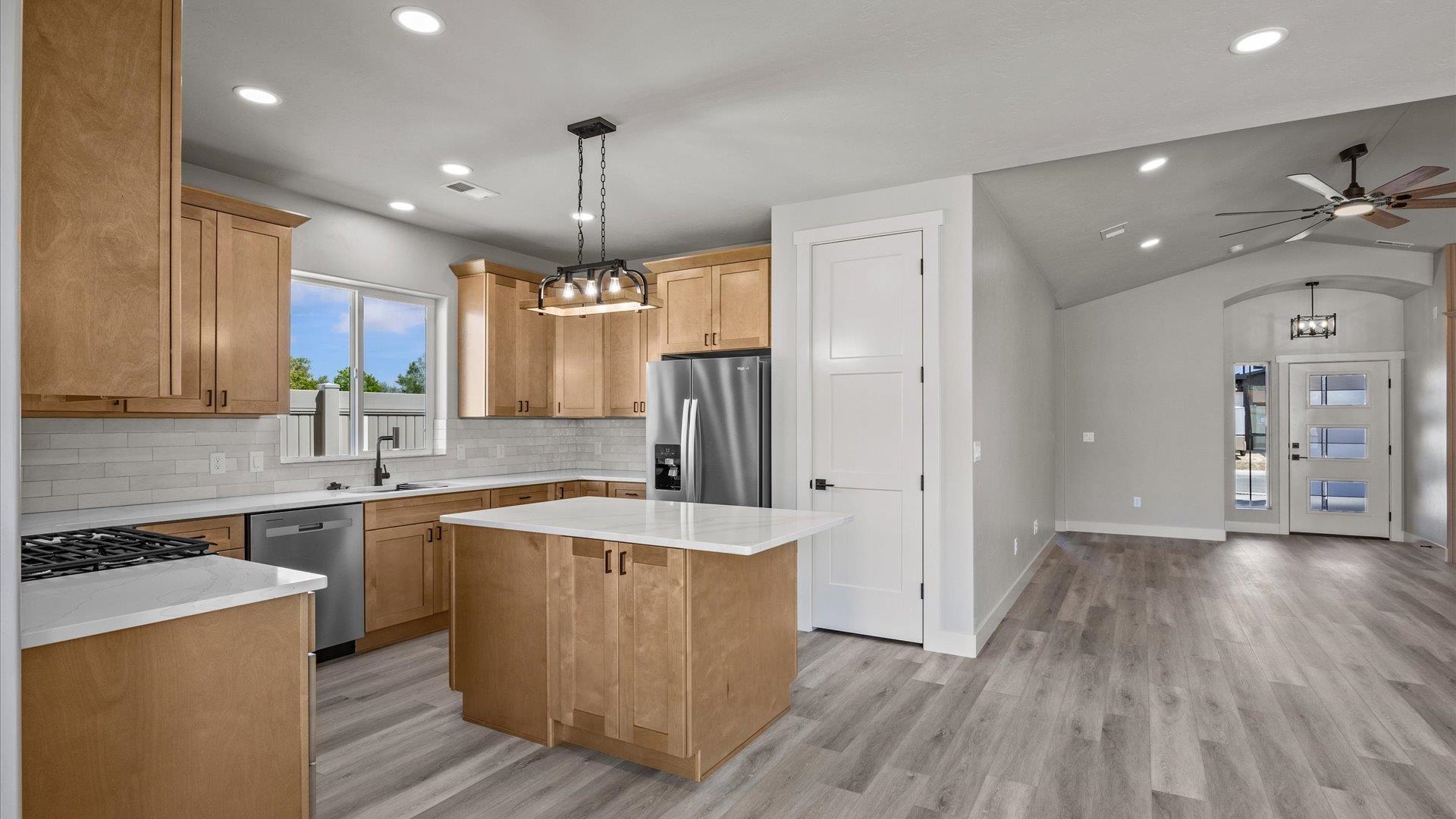 835 Ambrosia Avenue Property Photo 8