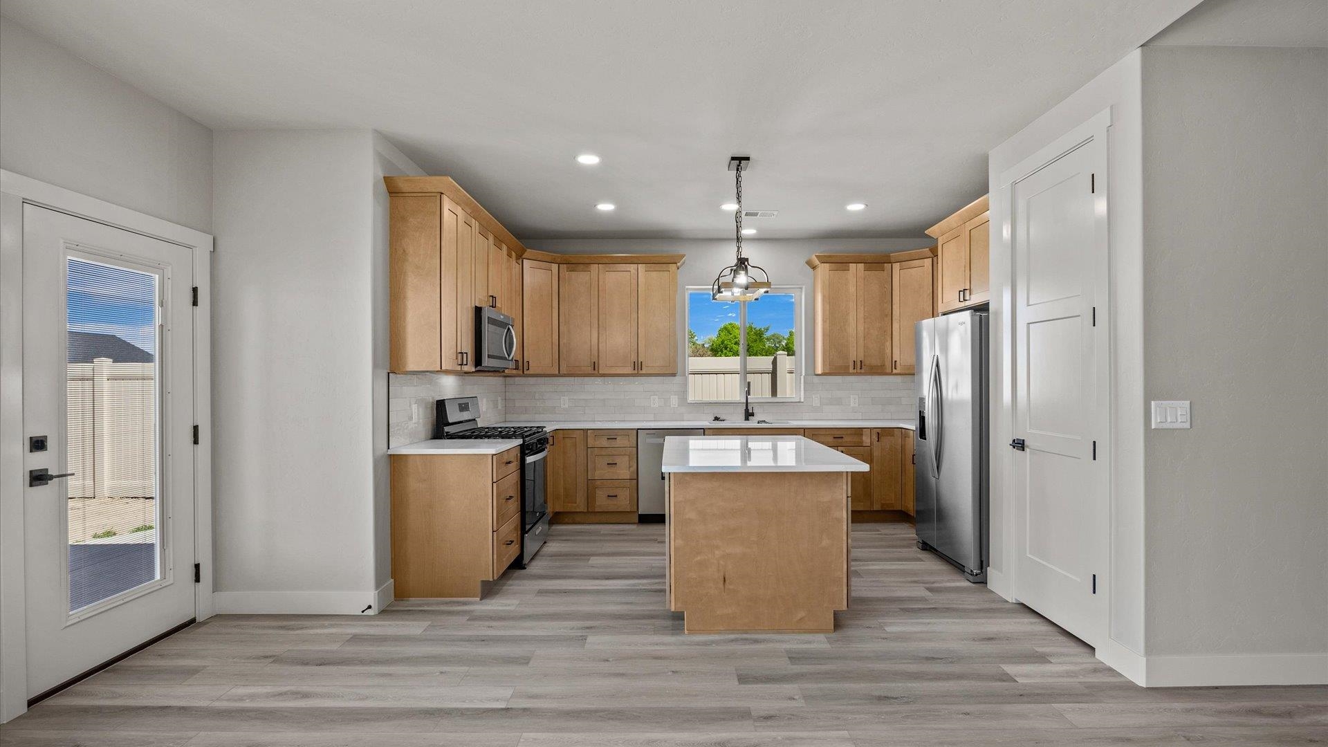 835 Ambrosia Avenue Property Photo 9