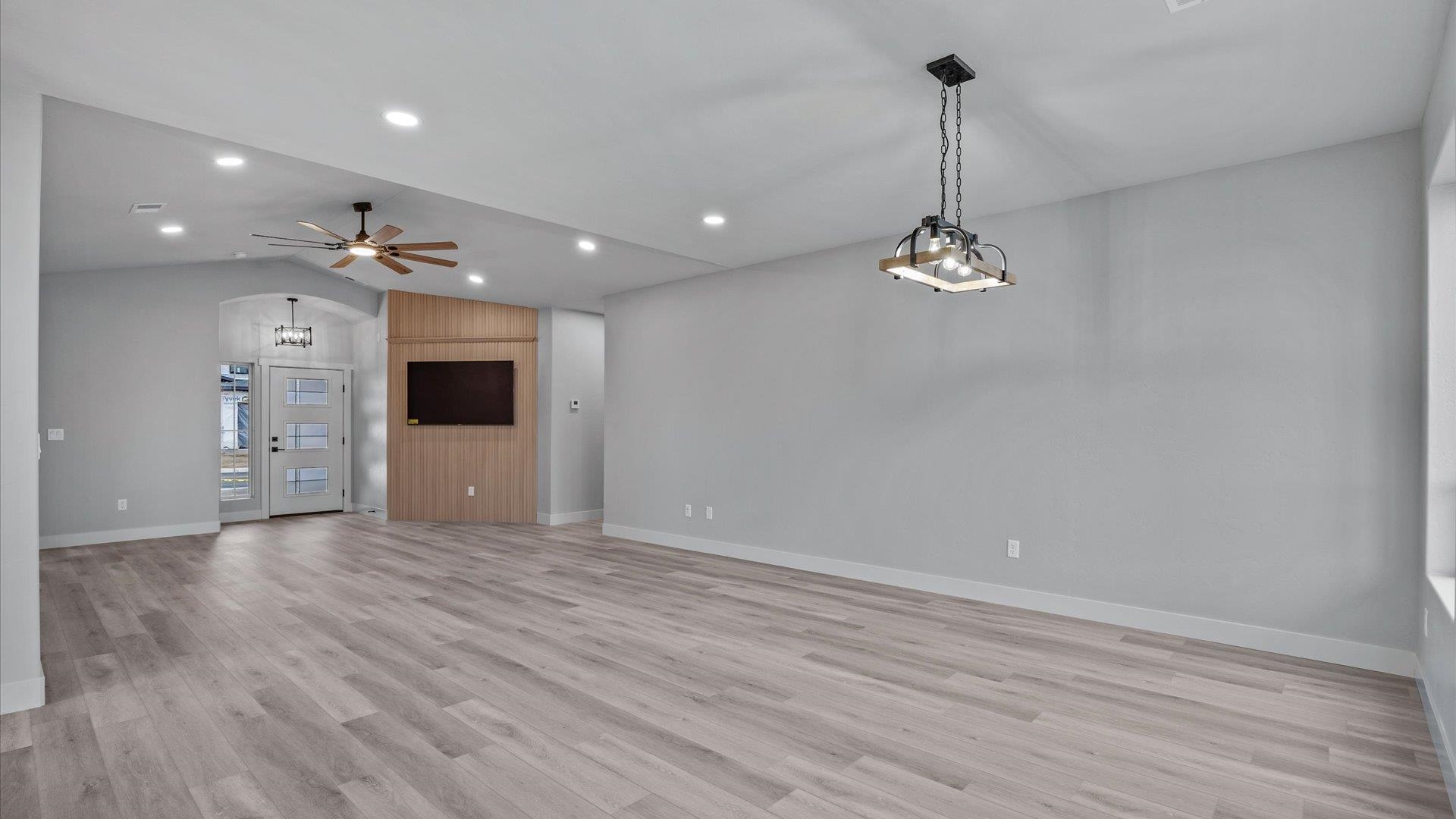 835 Ambrosia Avenue Property Photo 15