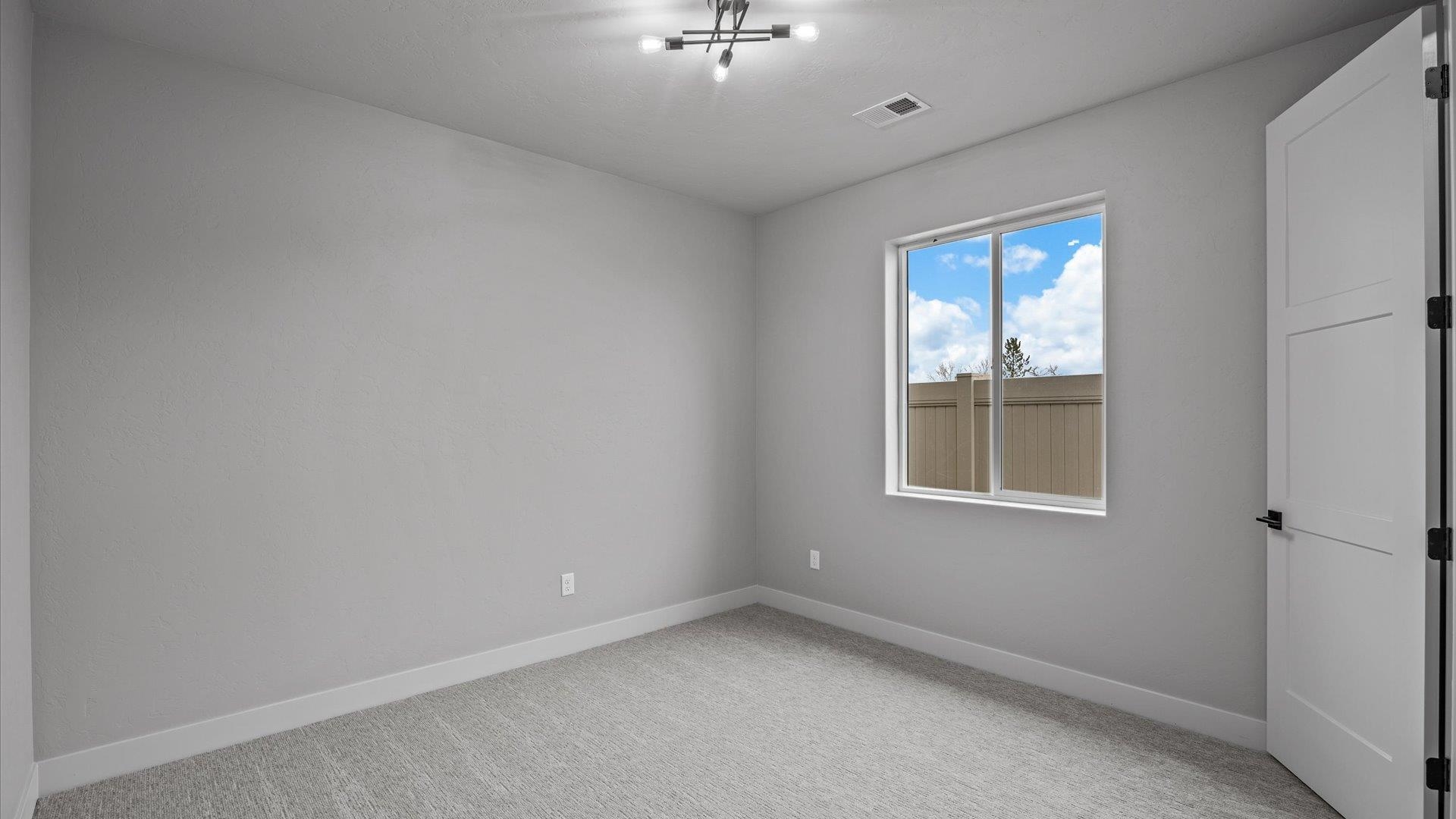835 Ambrosia Avenue Property Photo 17