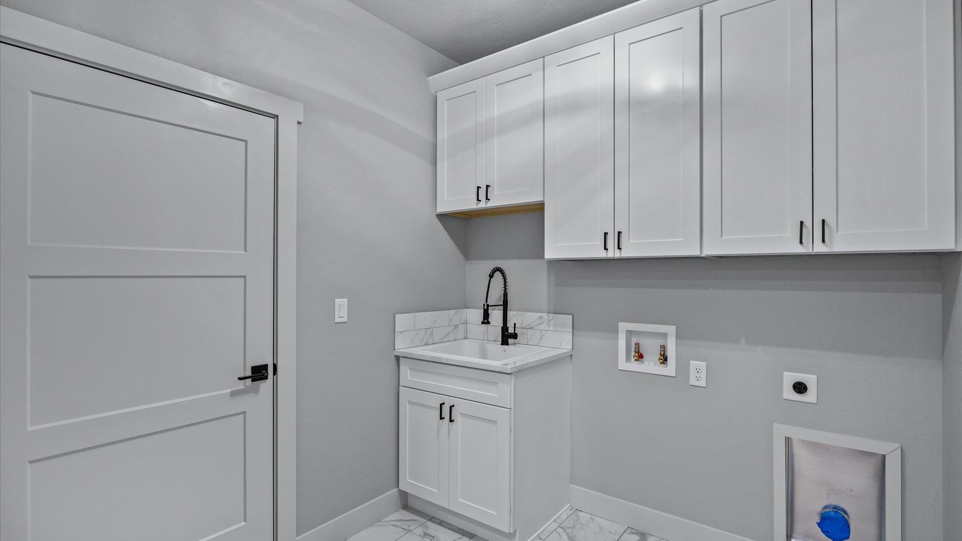 835 Ambrosia Avenue Property Photo 23
