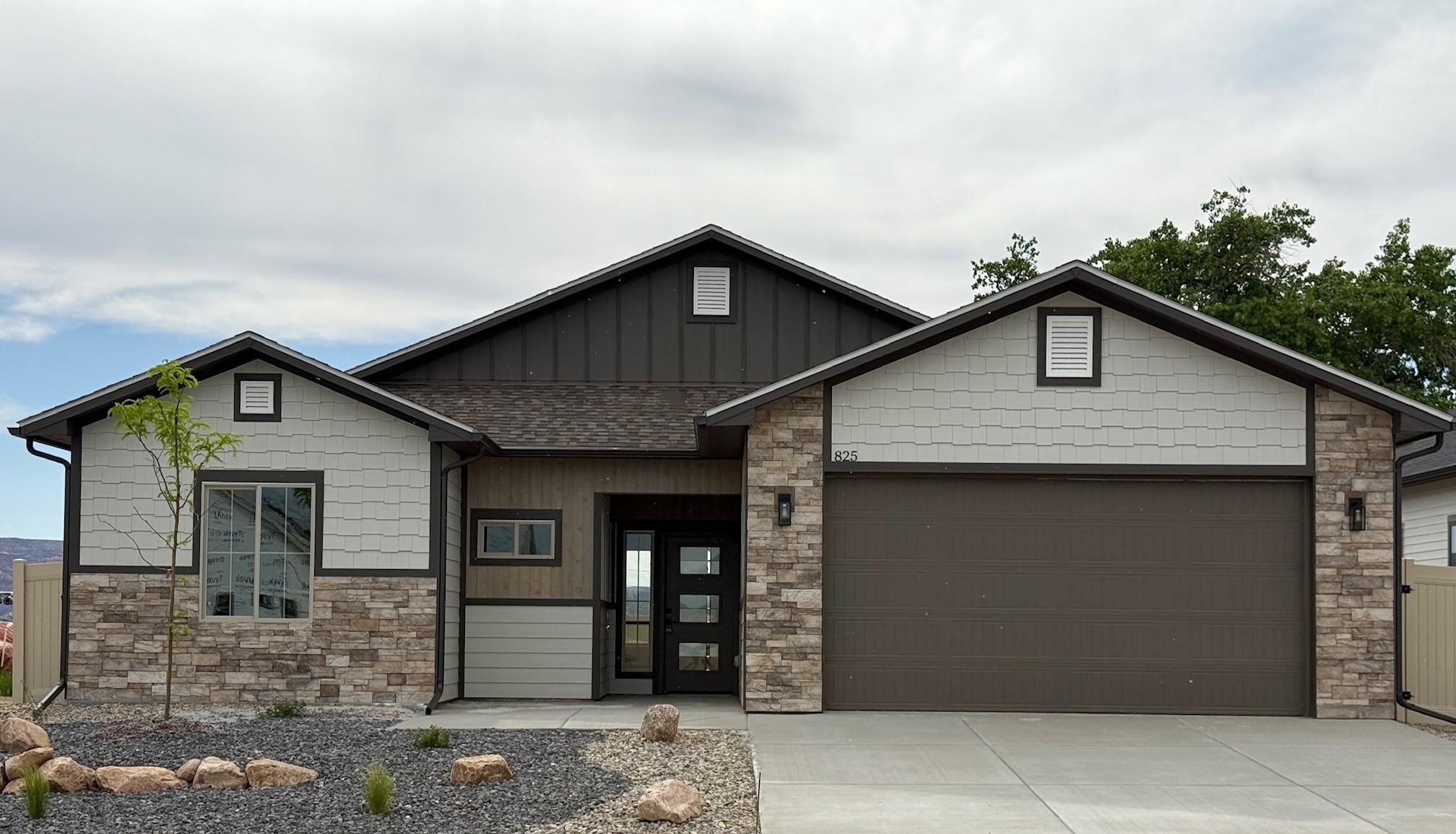 825 Ambrosia Avenue Property Photo 1