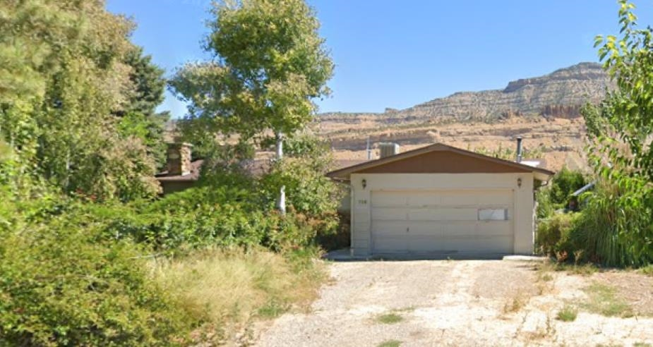 716 38 3/4 Road Property Photo 1