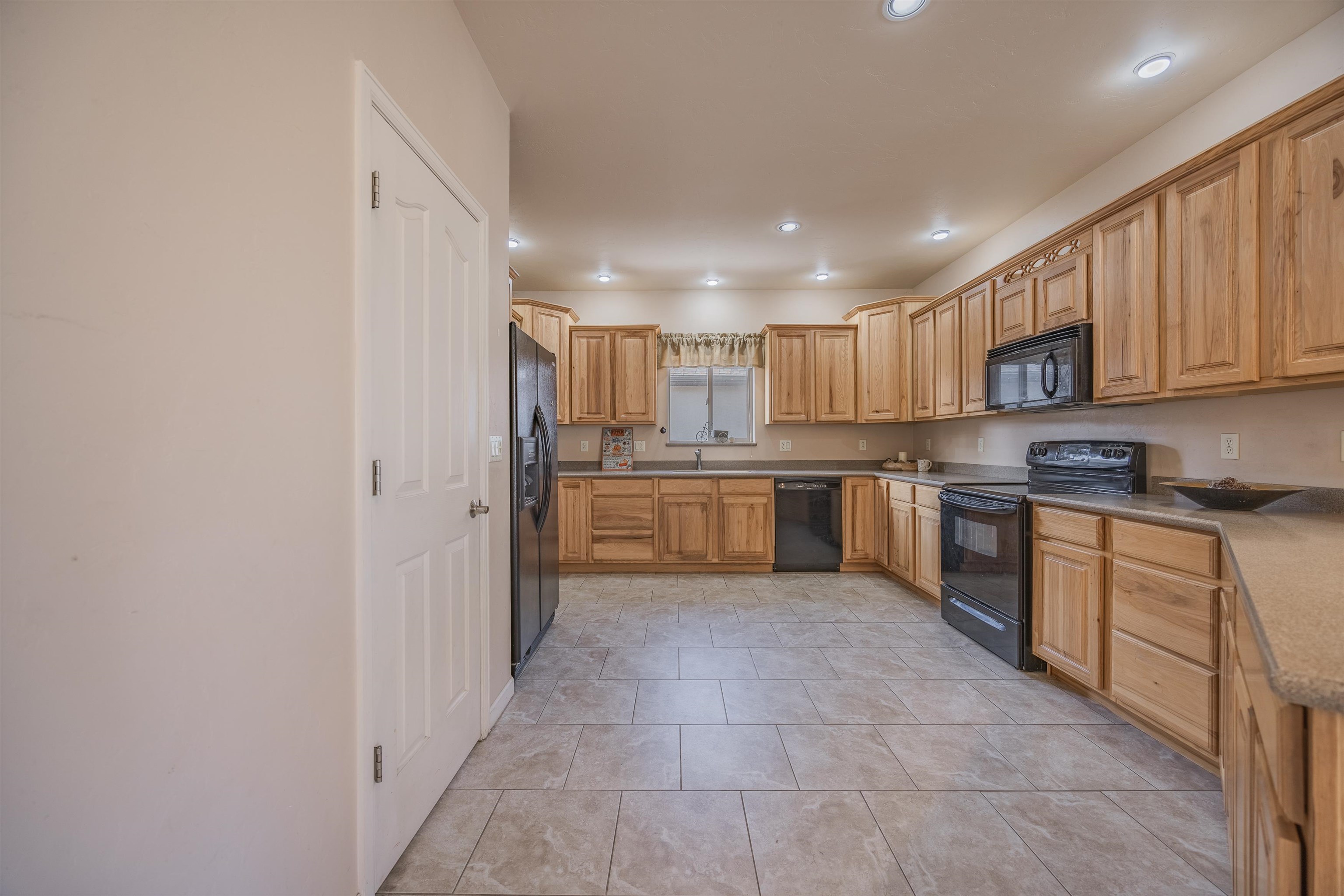 1443 Criterion Street Property Photo 8