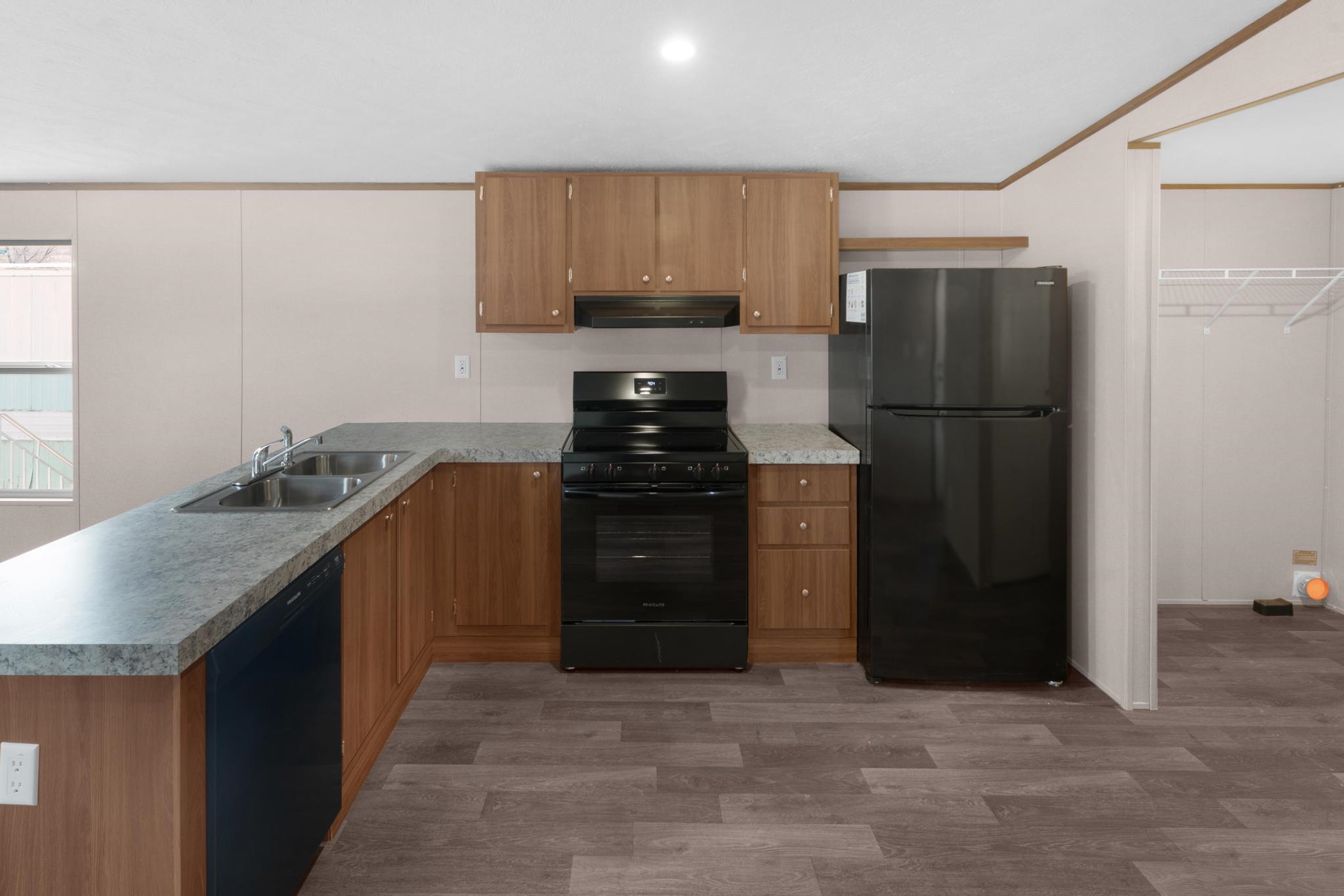 317 W 8th Street Property Photo 4