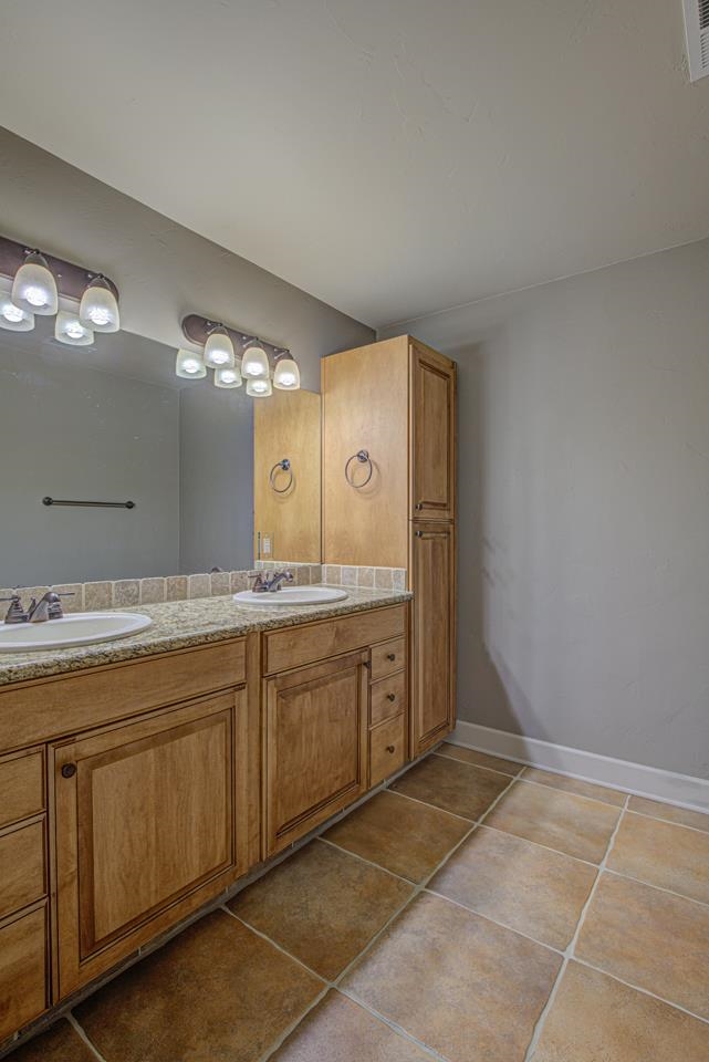 511 Kansas Avenue Property Photo 11