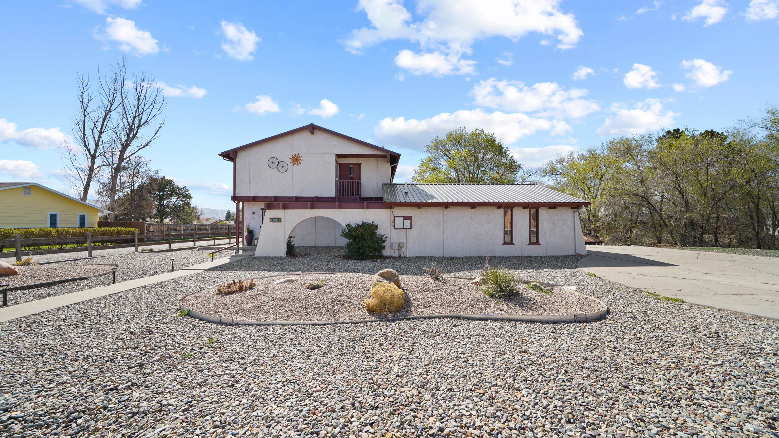 457 N Mesa Avenue Property Photo 3