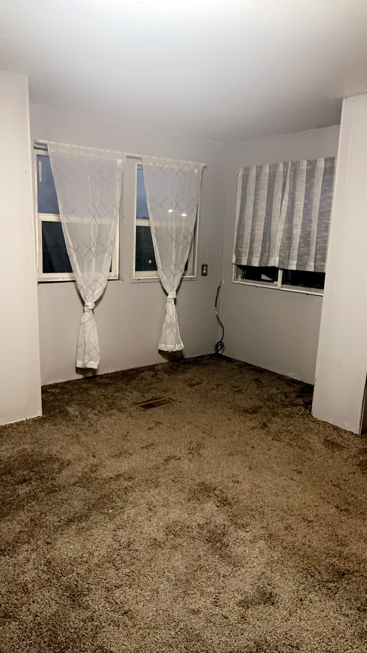 548 1/2 Normandy Way Property Photo 9
