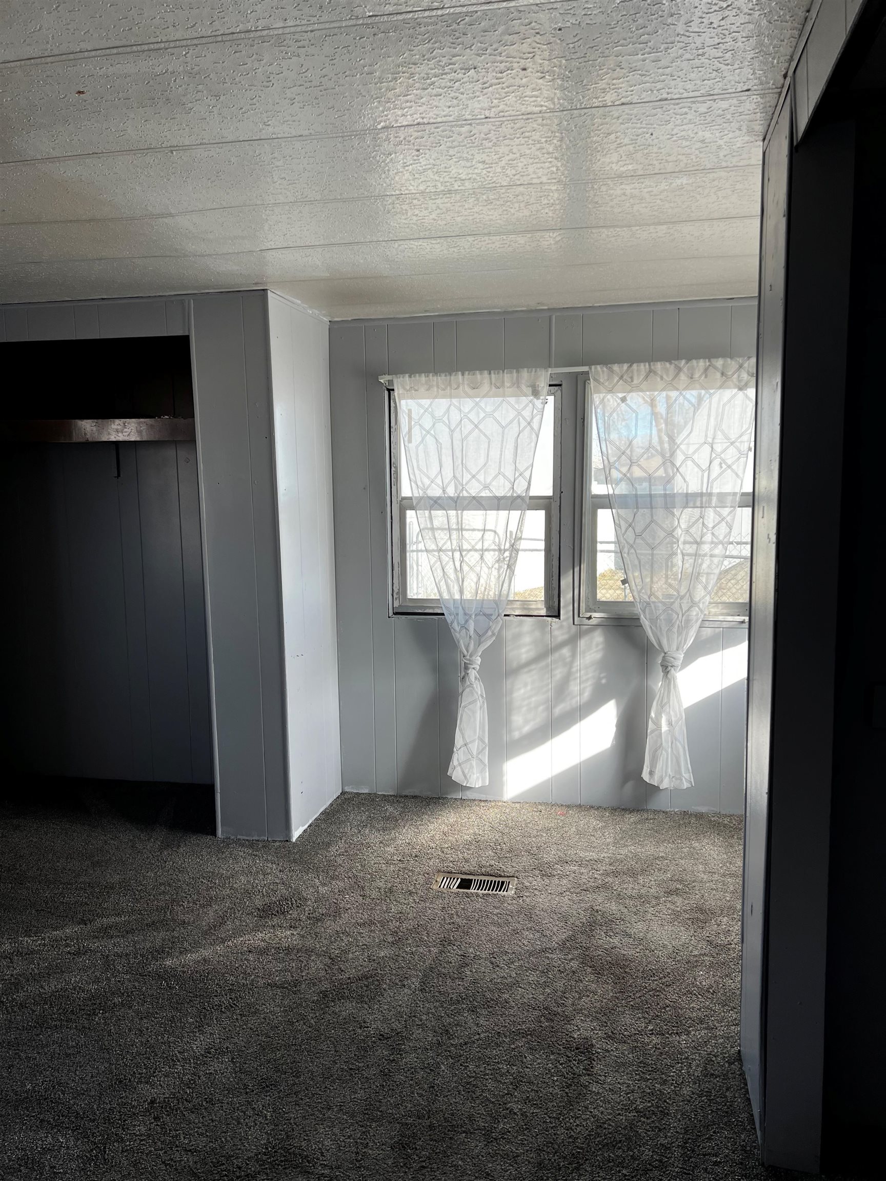 548 1/2 Normandy Way Property Photo 11