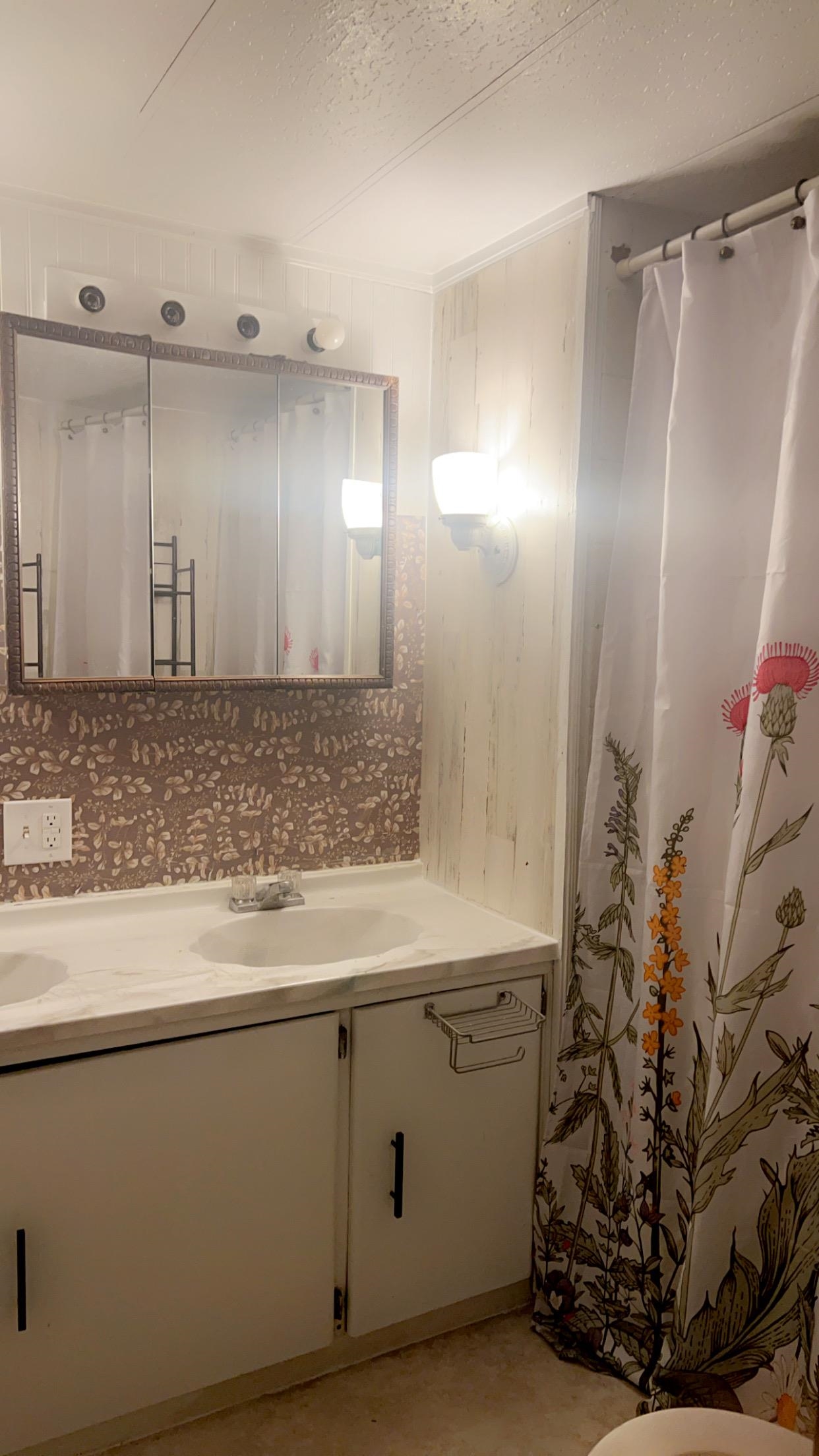 548 1/2 Normandy Way Property Photo 13