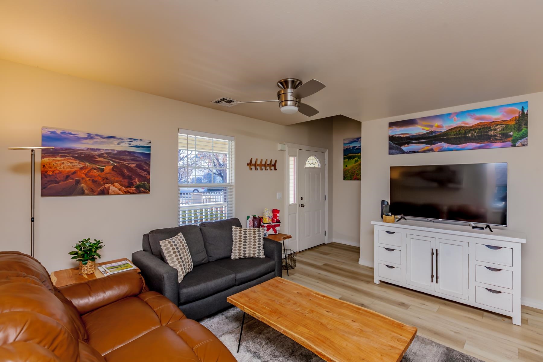 1259 Windsor Park Drive Property Photo 3