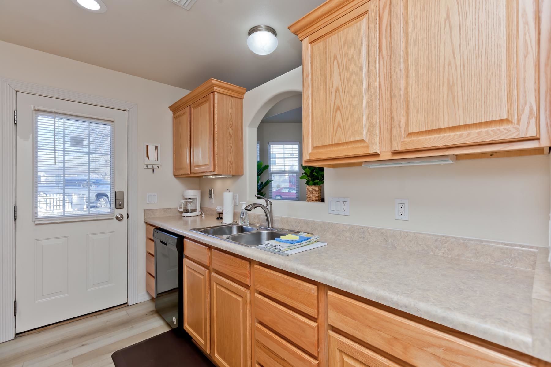 1259 Windsor Park Drive Property Photo 7