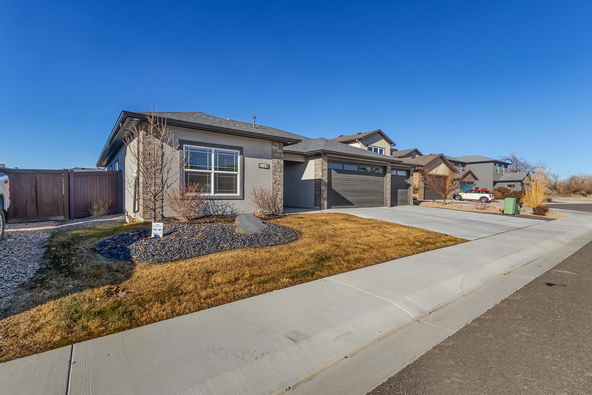 421 Brealyn Court Property Photo 2