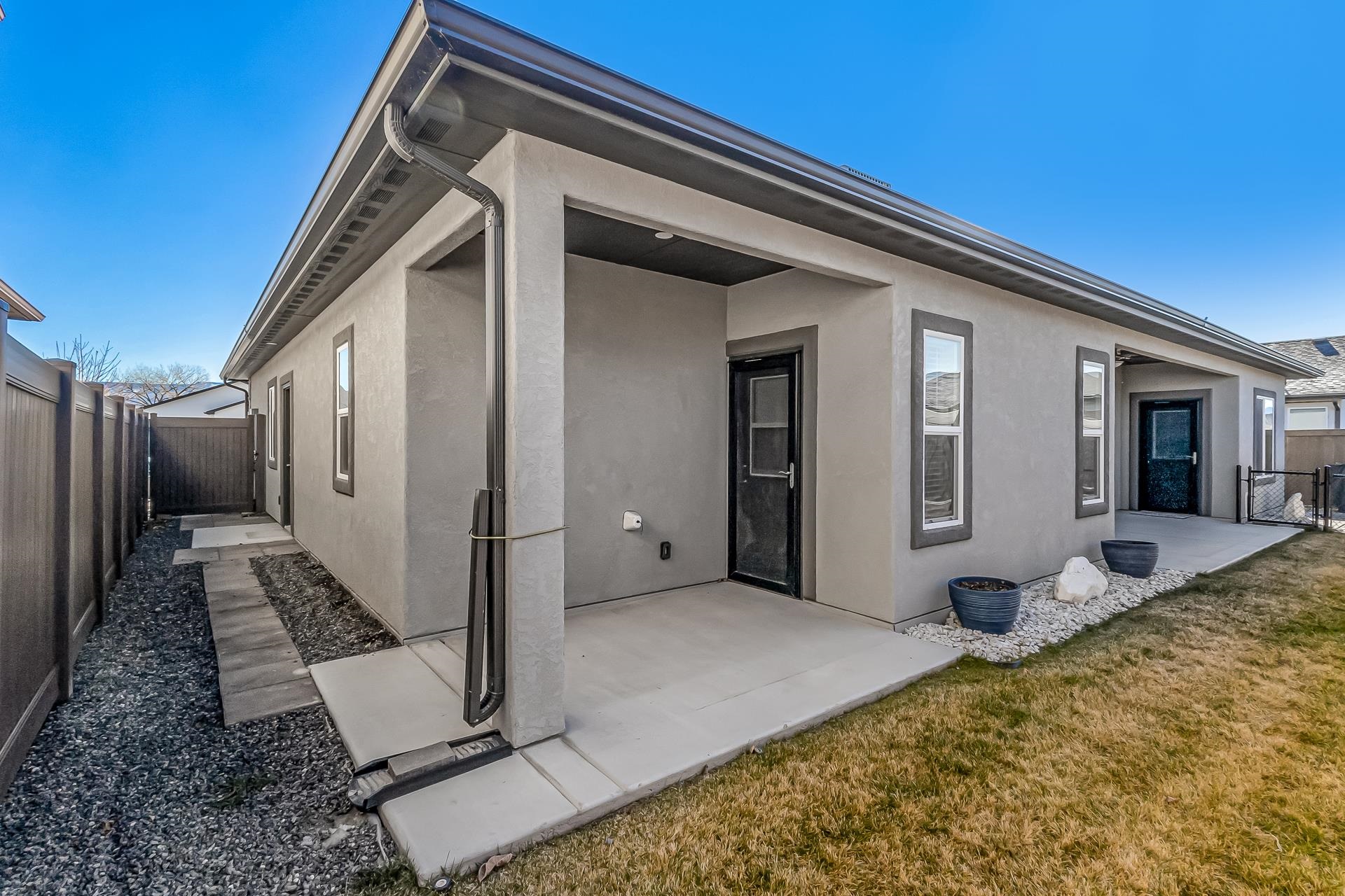 421 Brealyn Court Property Photo 9