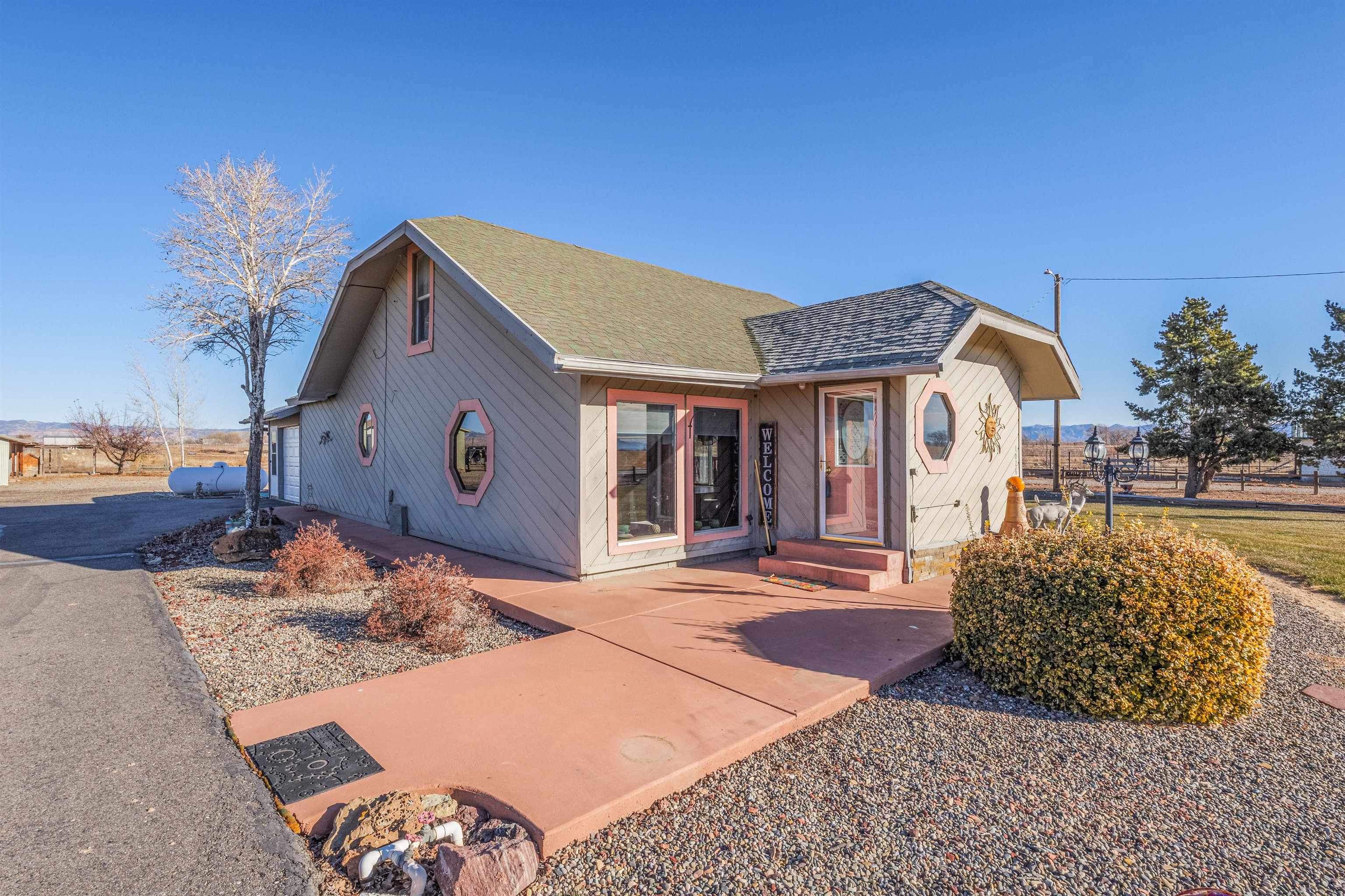 1026 Q Road Property Photo 6