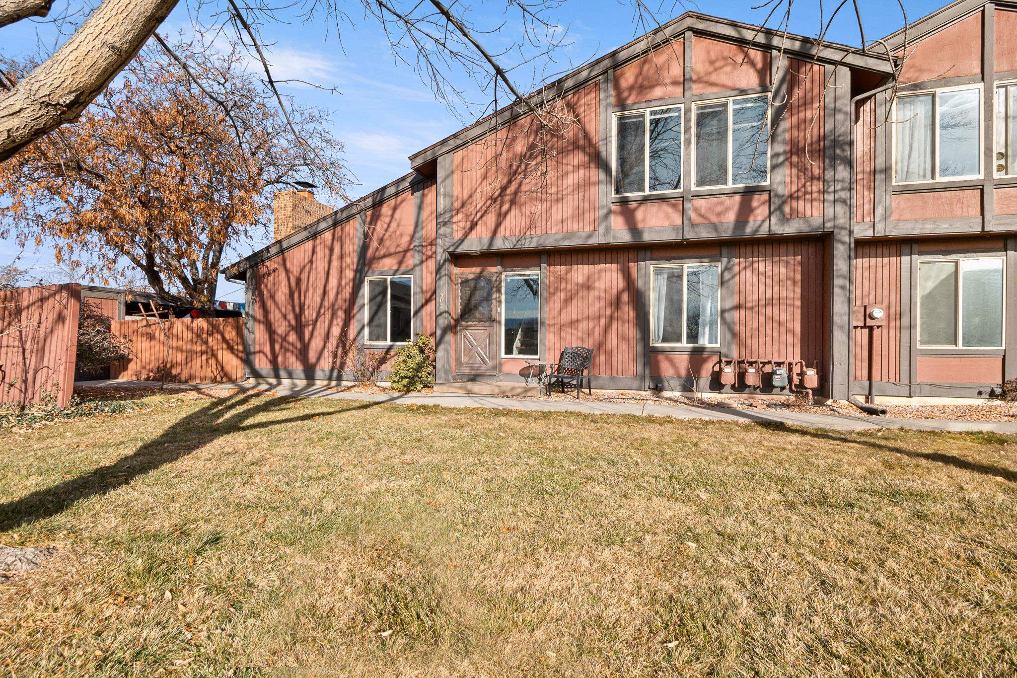 1155 Lakeside Drive Property Photo 1