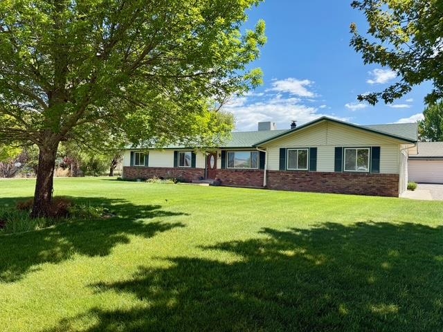 6740 1900 Road Property Photo