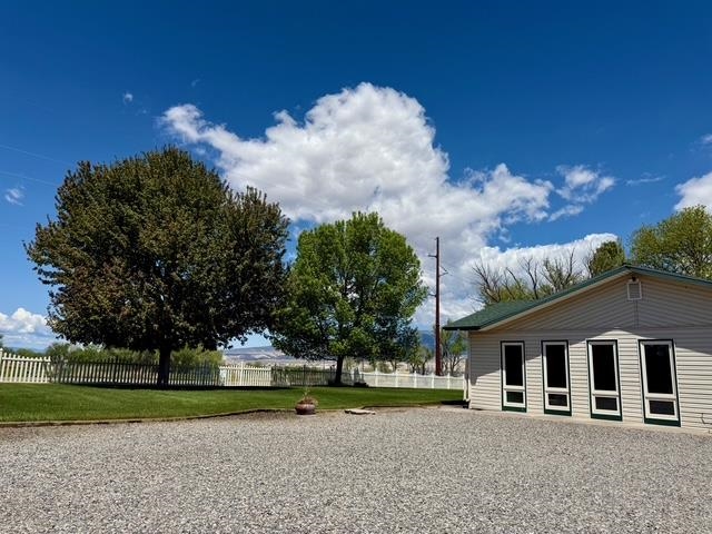 6740 1900 Road Property Photo 2