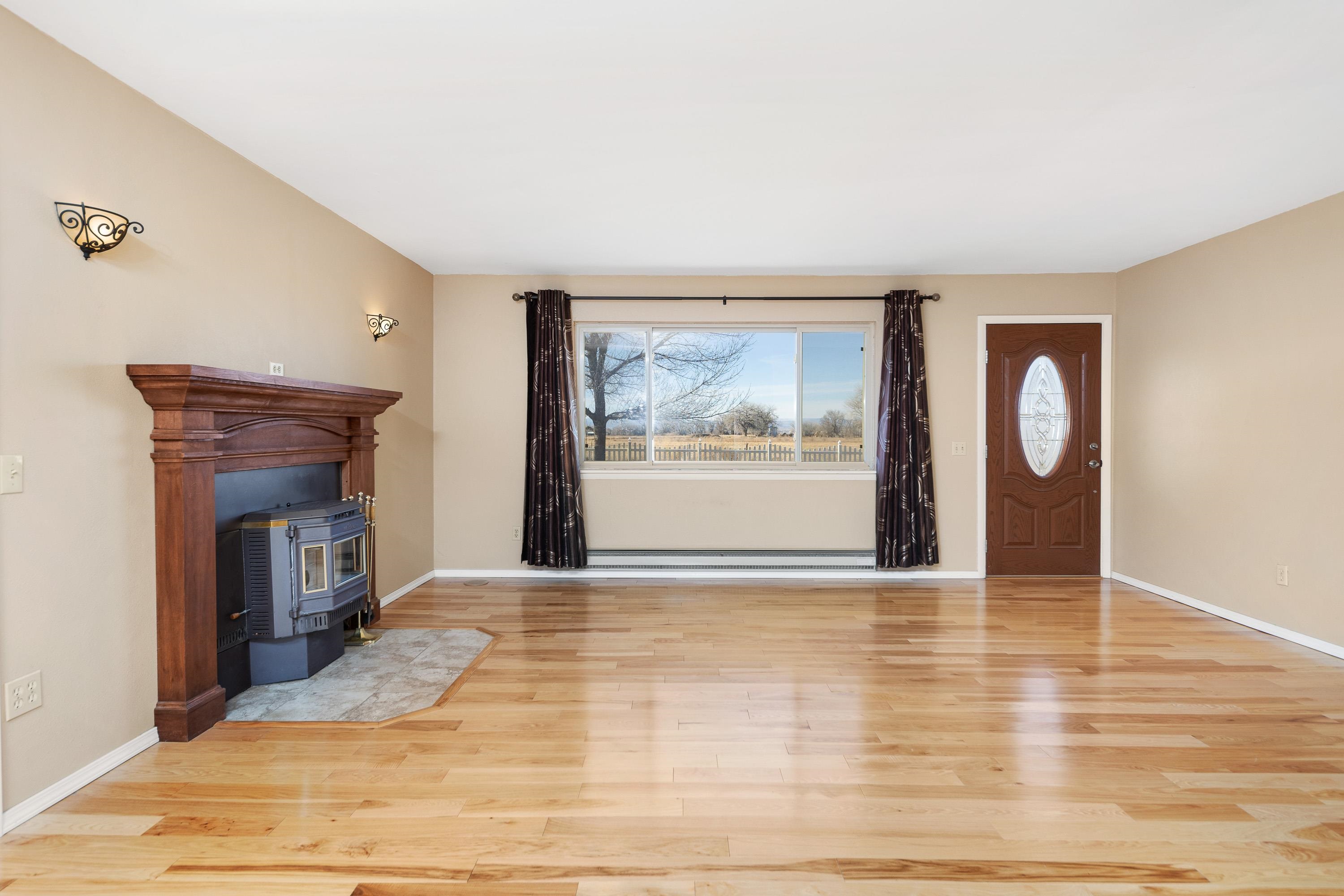 6740 1900 Road Property Photo 9