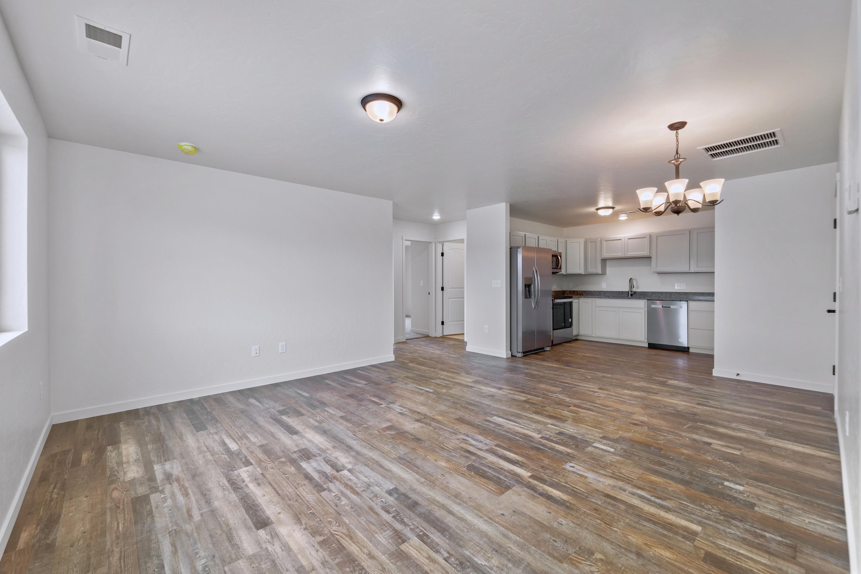 2373 Zion Canyon Avenue Property Photo 4
