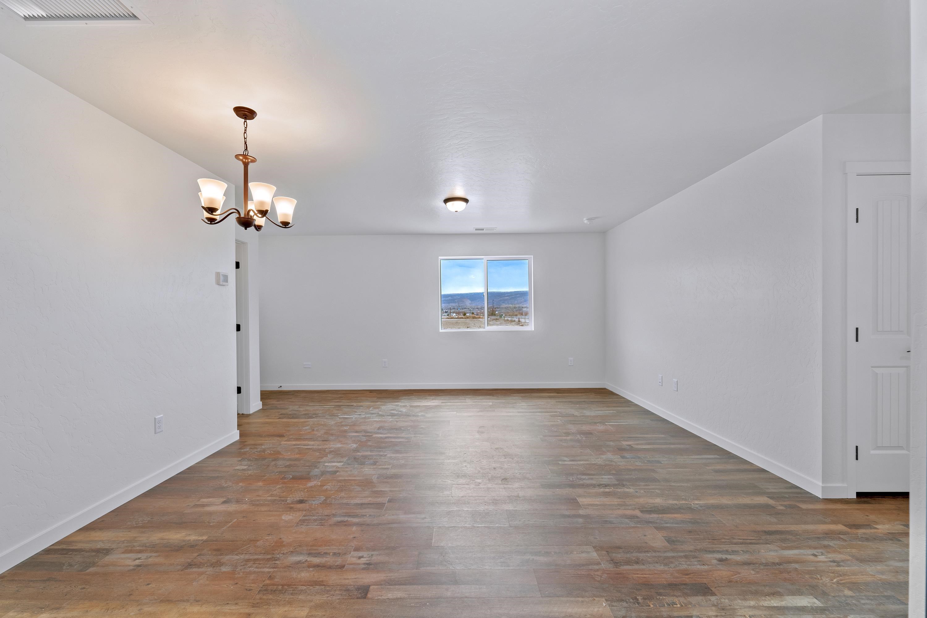 2373 Zion Canyon Avenue Property Photo 6