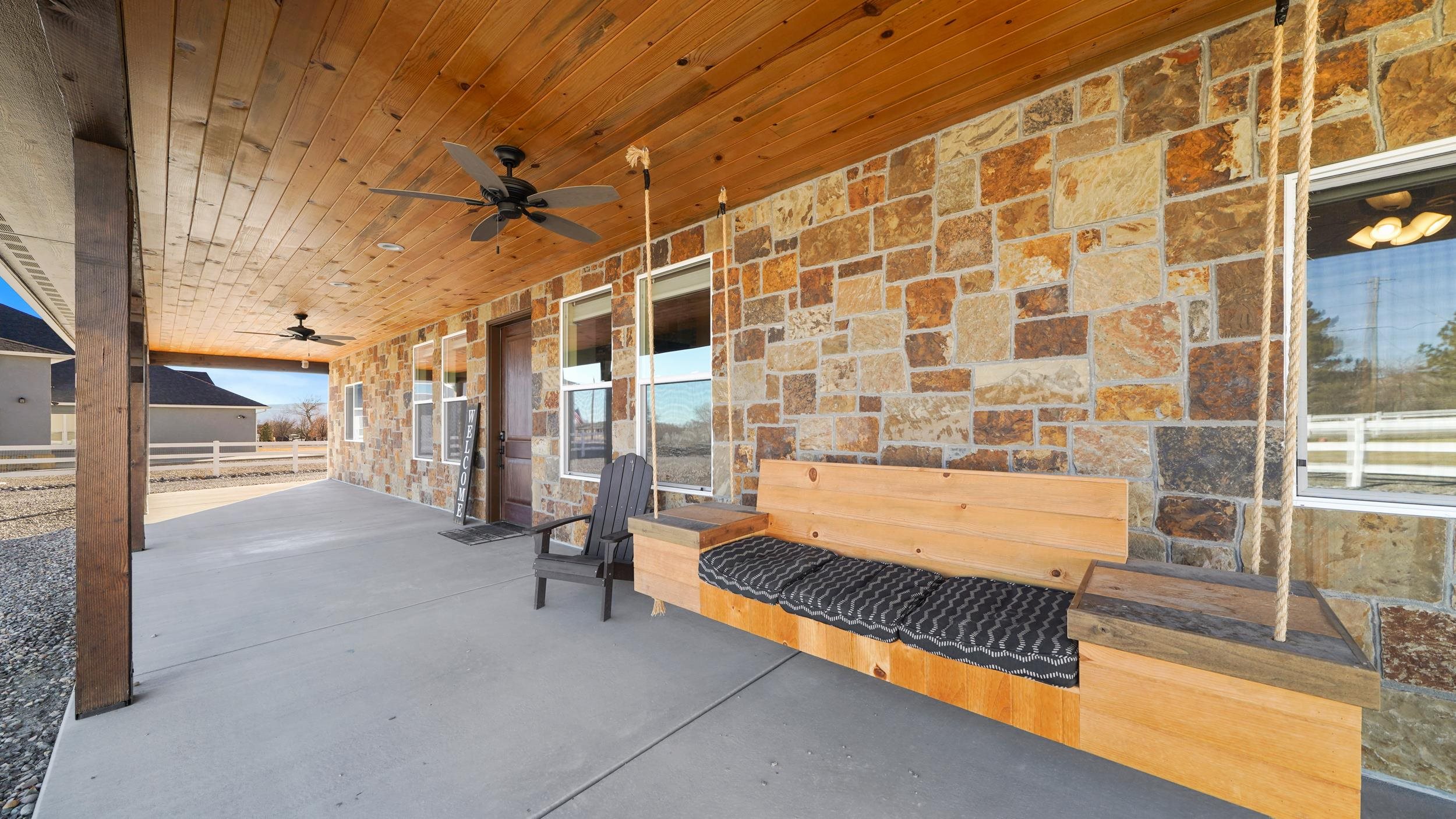 947 26 Road Property Photo 4
