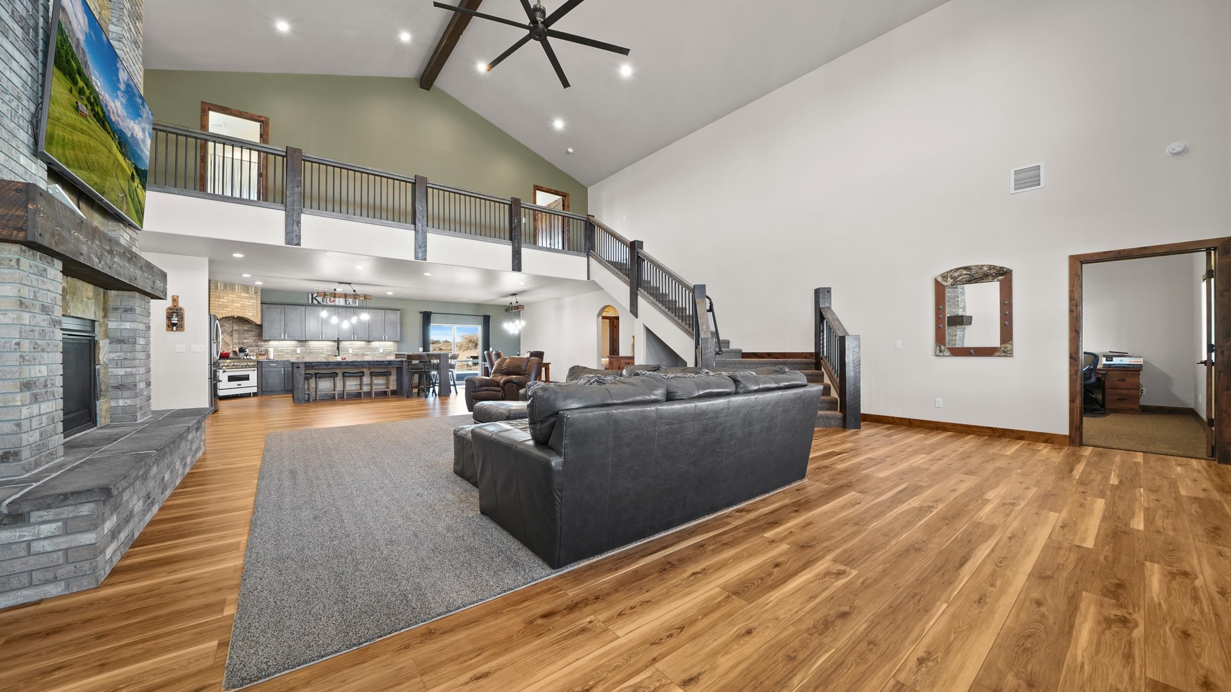 947 26 Road Property Photo 7