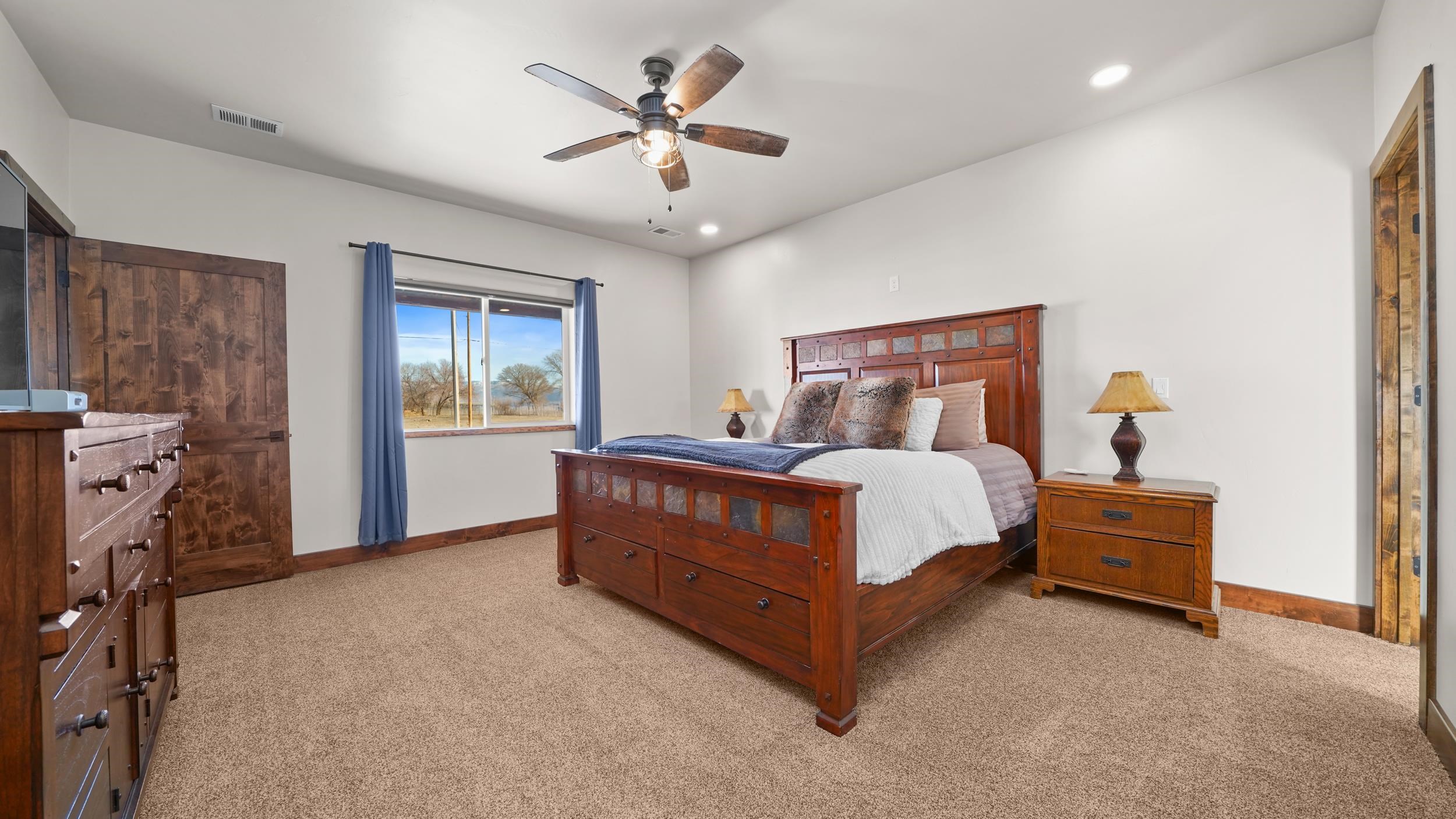 947 26 Road Property Photo 15