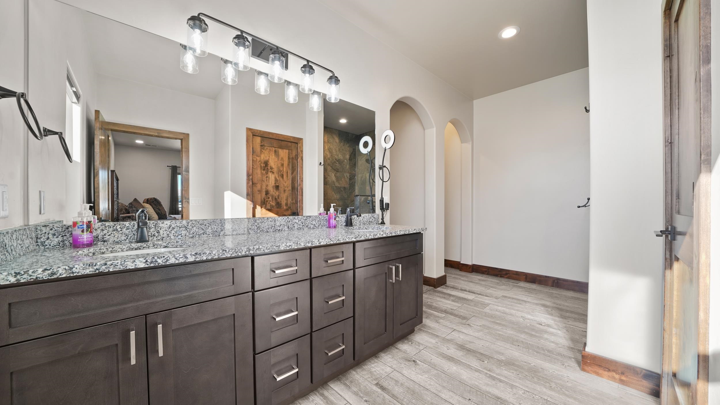 947 26 Road Property Photo 16