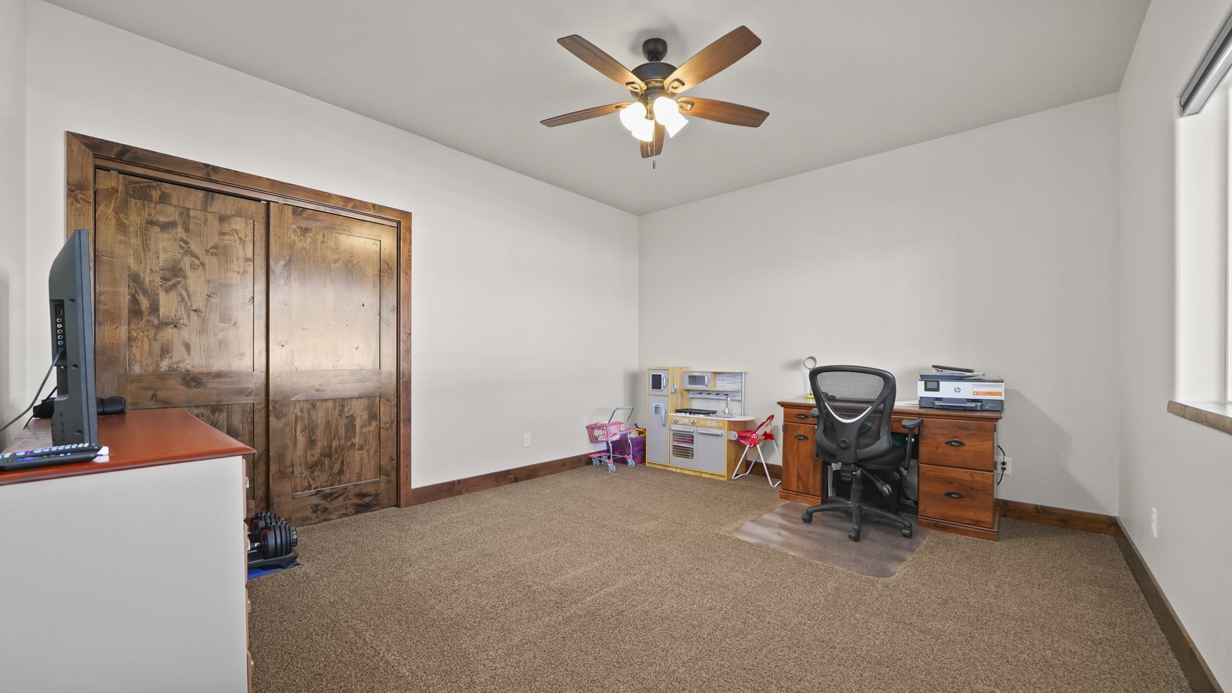 947 26 Road Property Photo 27