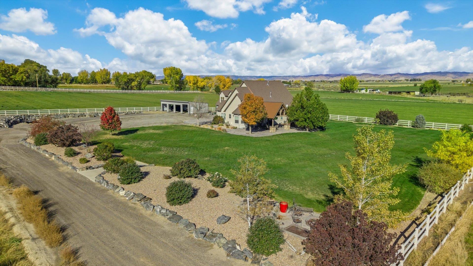 1516 13 Road Property Photo 7