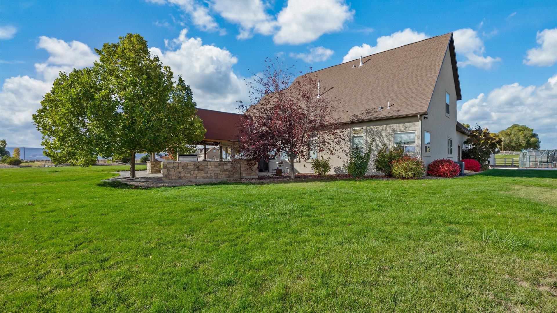 1516 13 Road Property Photo 9