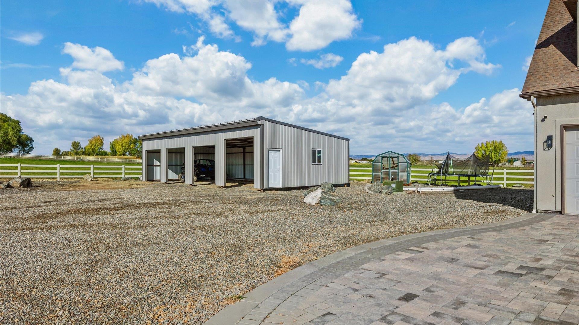 1516 13 Road Property Photo 42