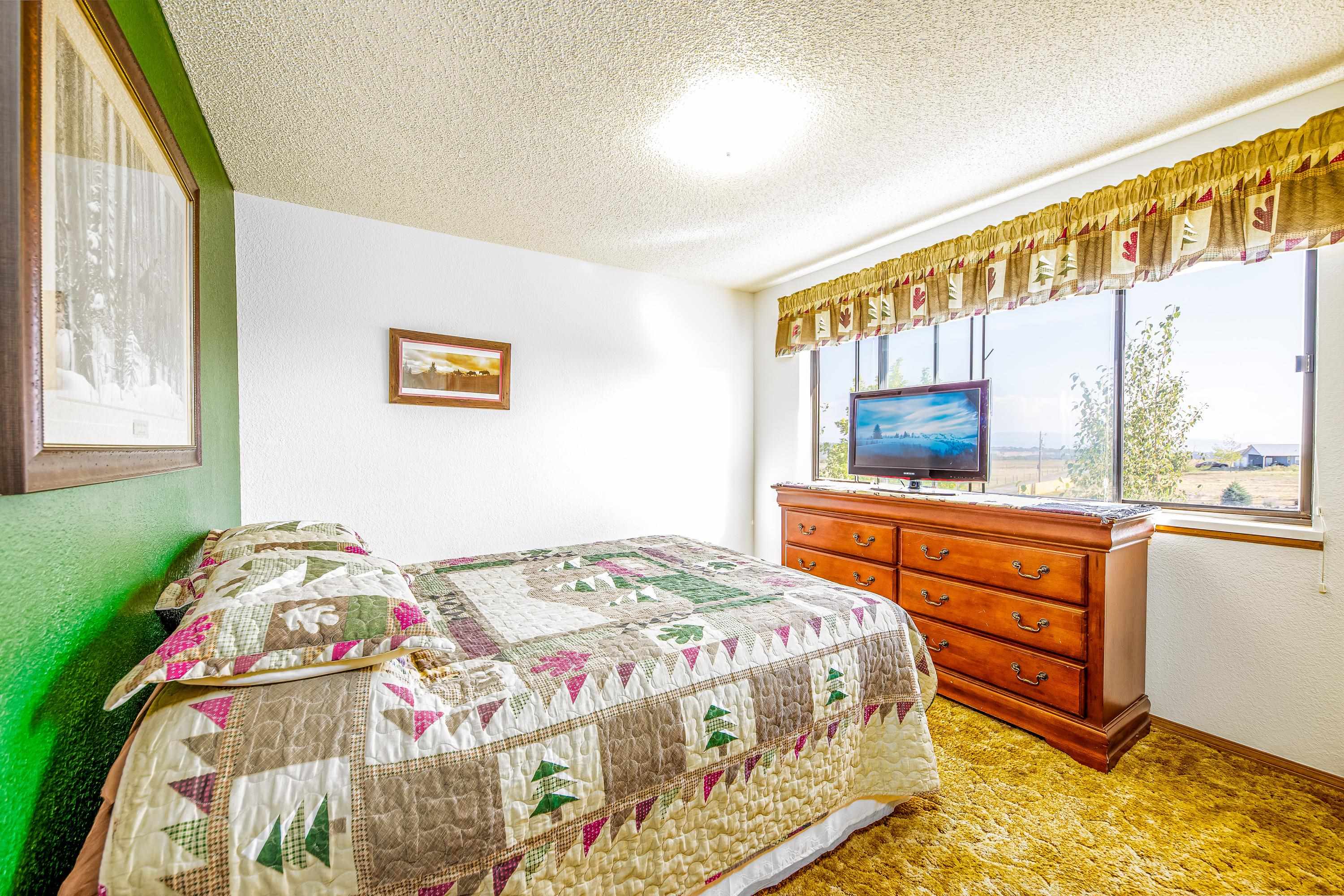 26451 Cedar Mesa Road Property Photo 4