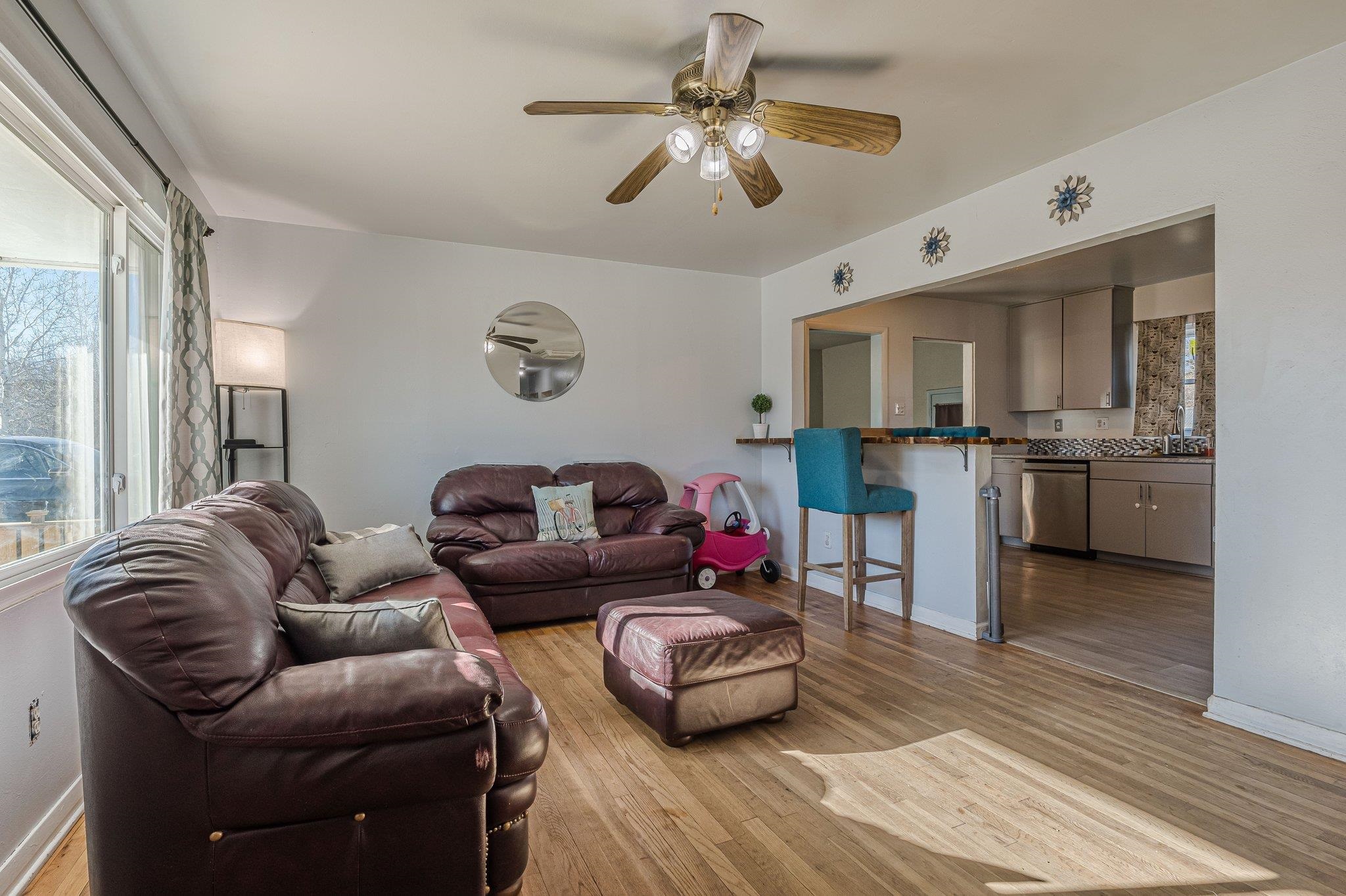 1039 E Aspen Avenue Property Photo 7
