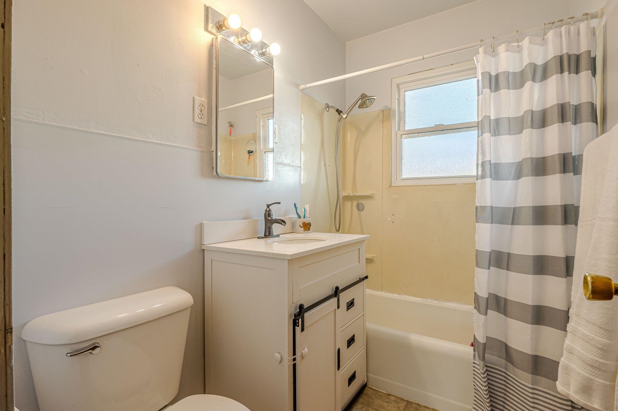 1039 E Aspen Avenue Property Photo 18