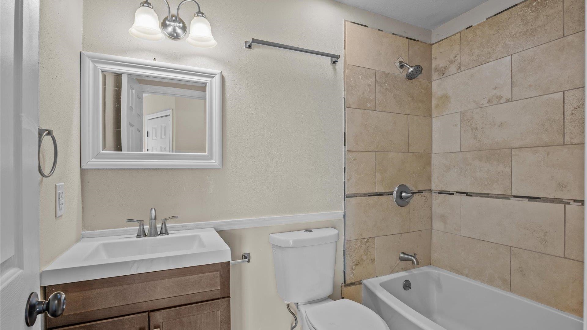 2844 1/2 Grand Cascade Court Property Photo 9