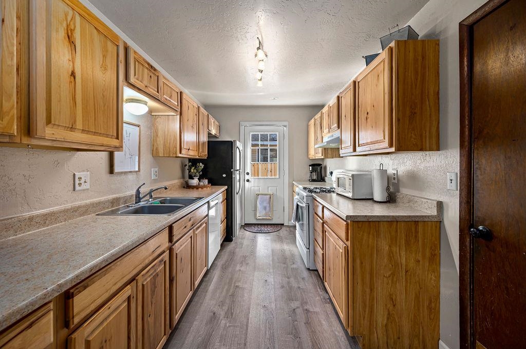 1027 E Harrison Avenue Property Photo 10