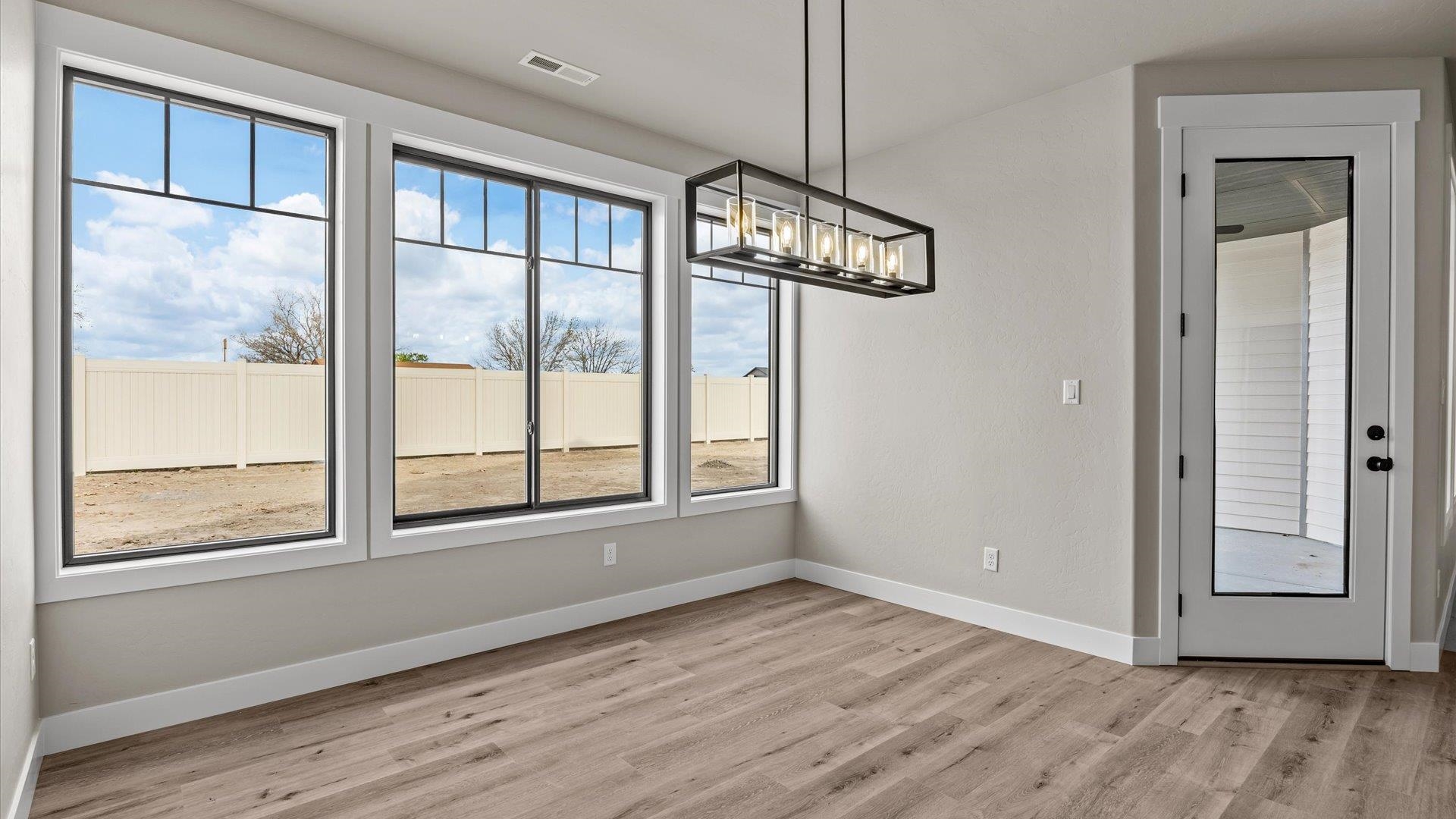 833 Ambrosia Avenue Property Photo 12