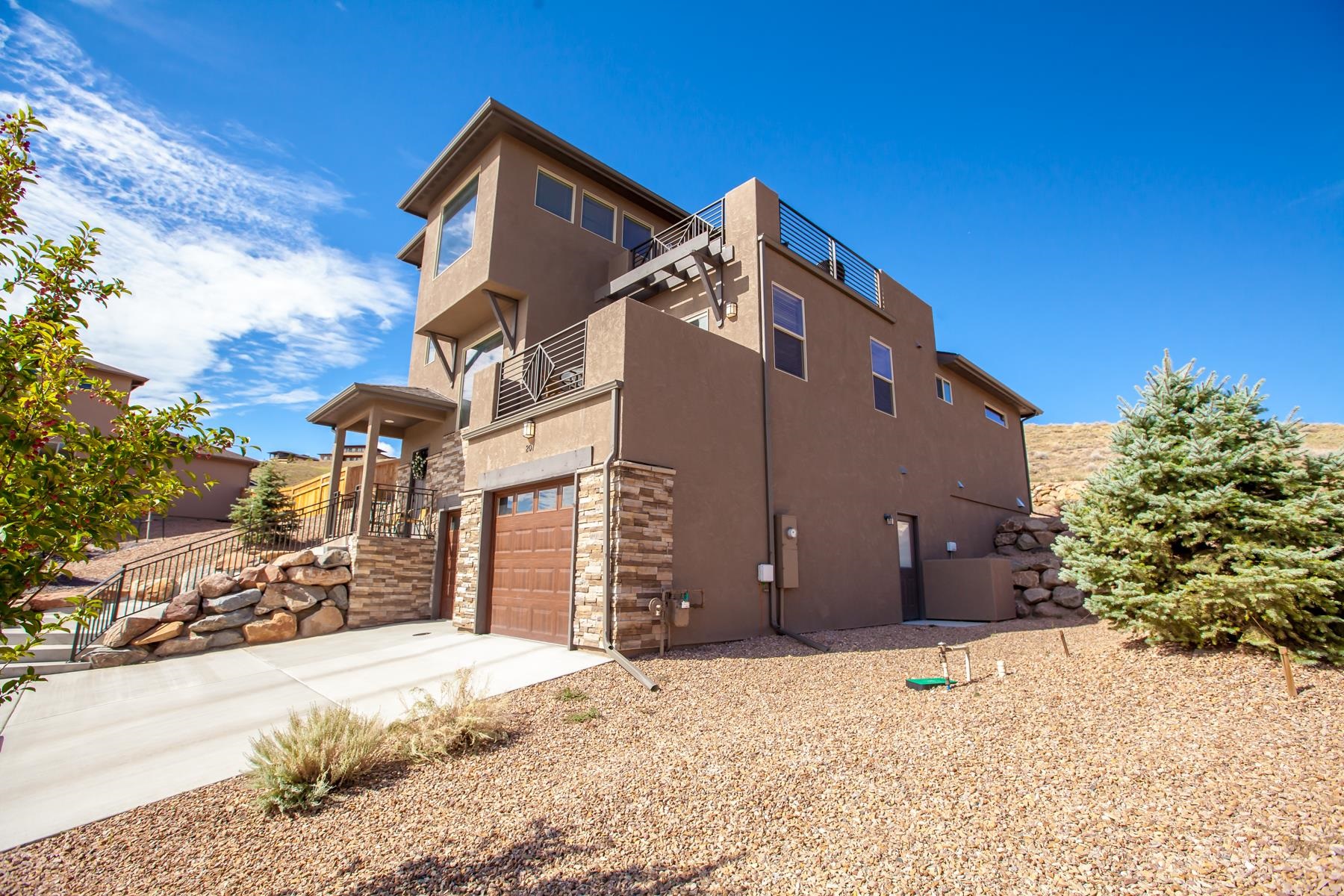 207 Secret Canyon Court Property Photo 4