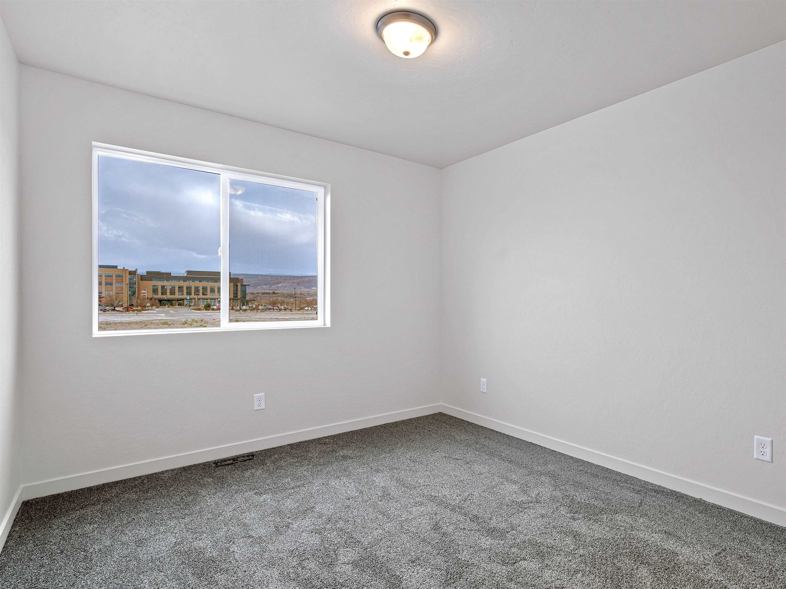 2363 Zion Canyon Avenue Property Photo 9