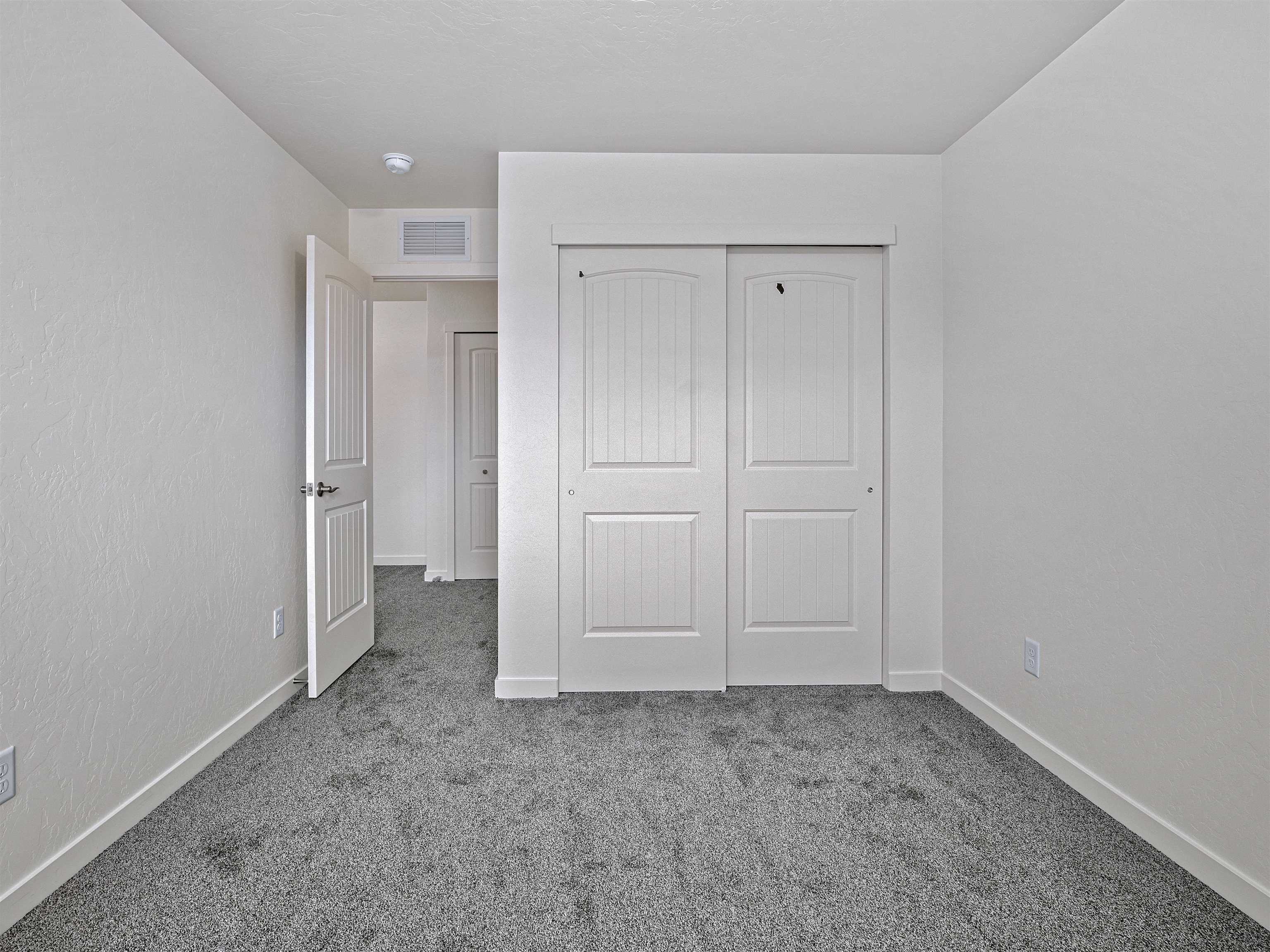 2363 Zion Canyon Avenue Property Photo 10