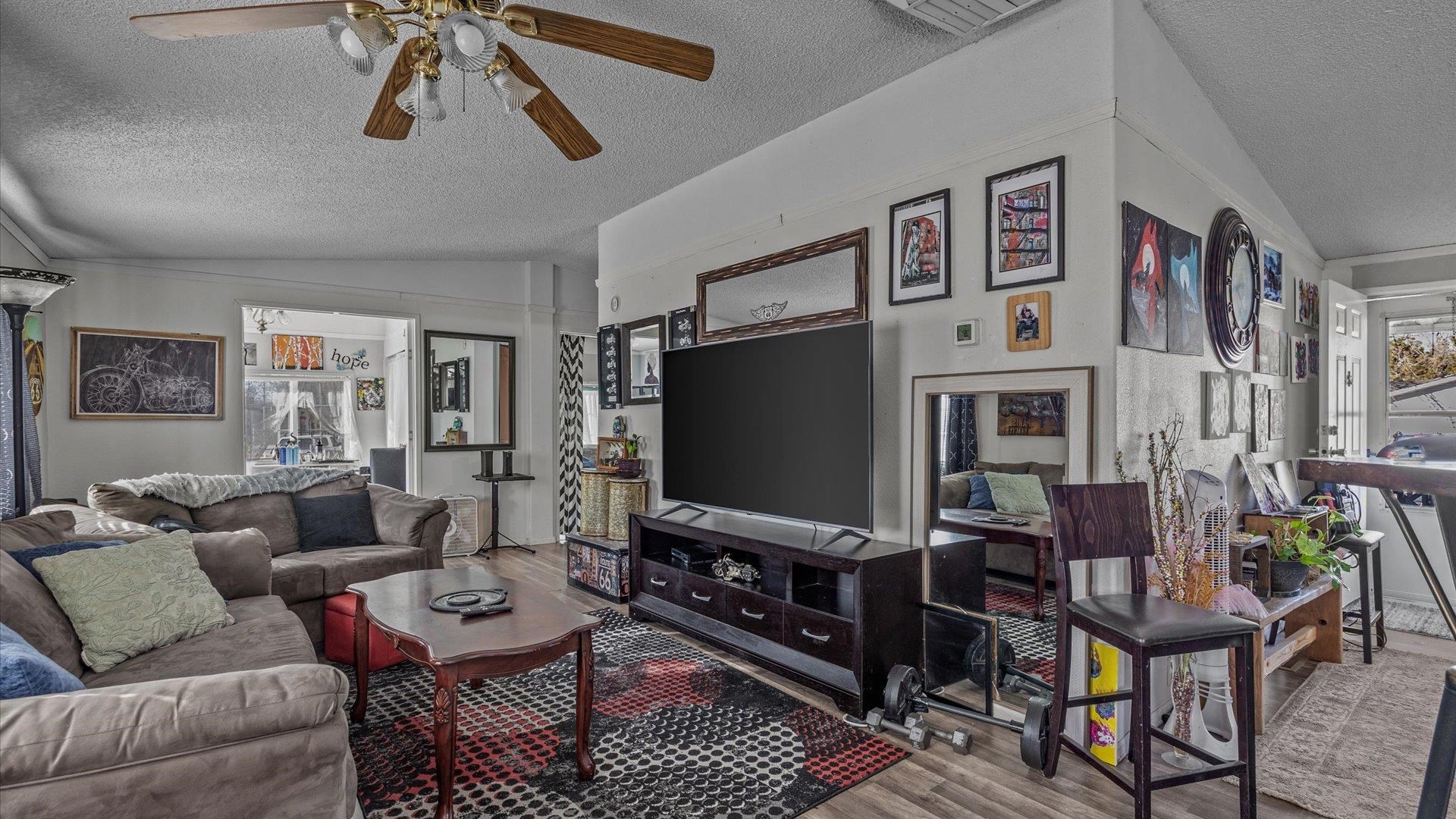 435 32 Road Property Photo 7
