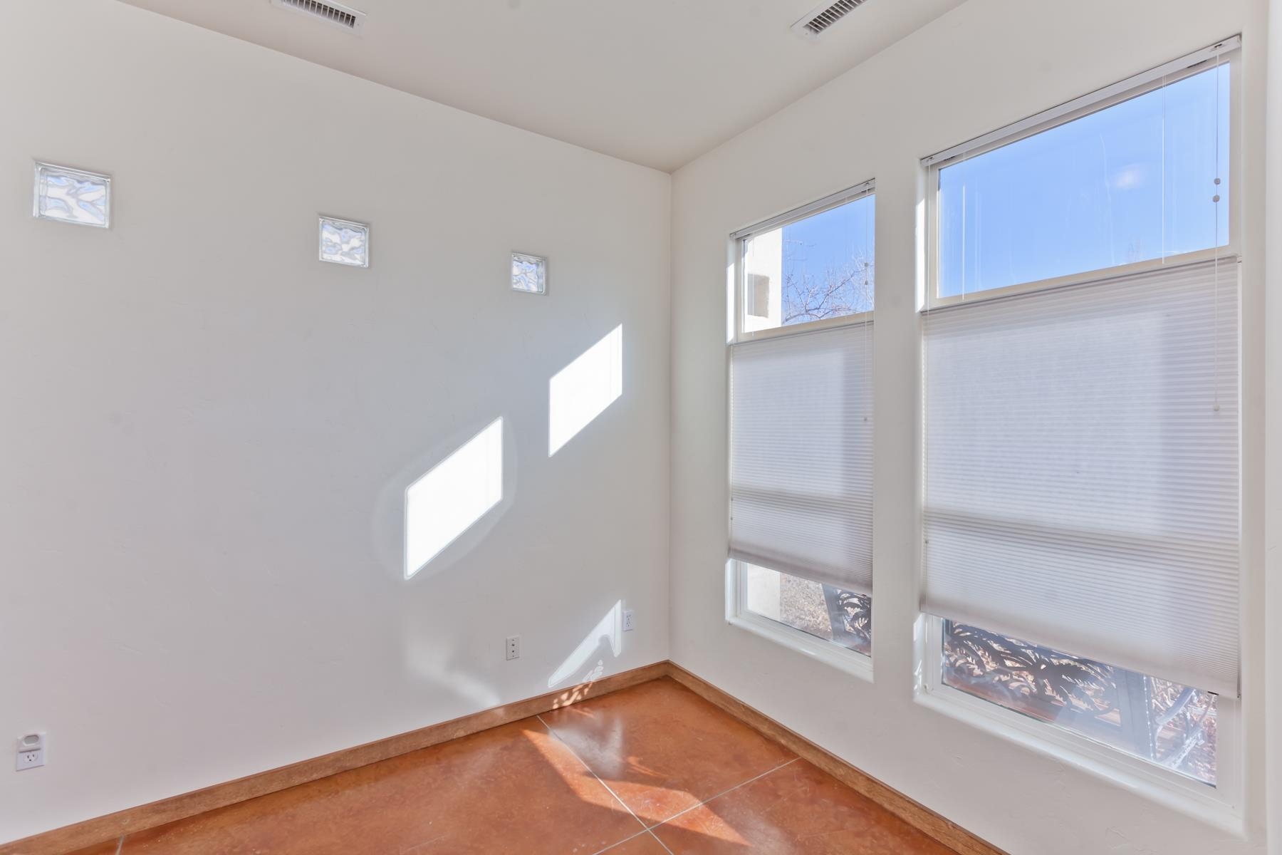 661 Miranda Street Property Photo 22