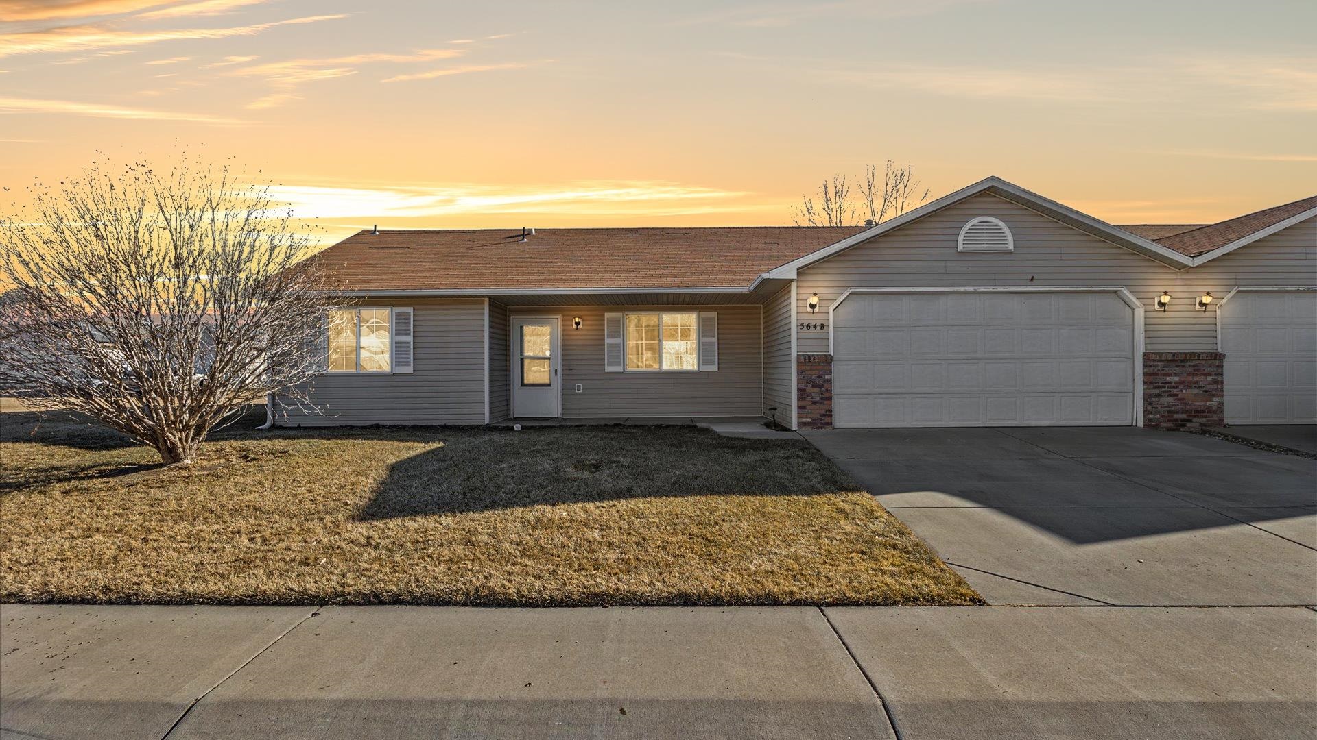 564 Villa Street Property Photo