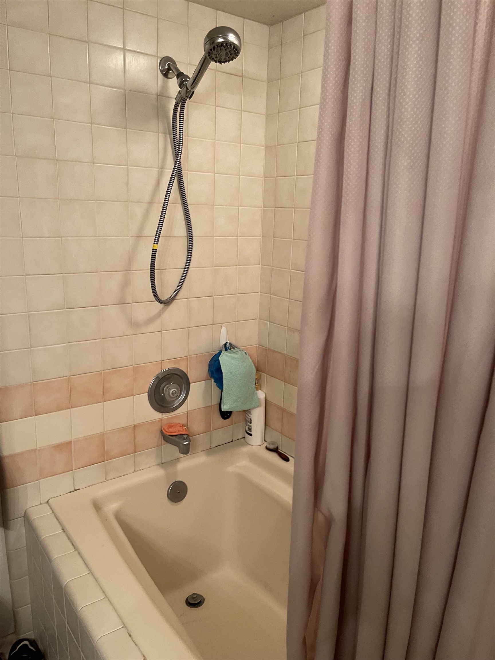 5100 Valley View Drive Property Photo 4