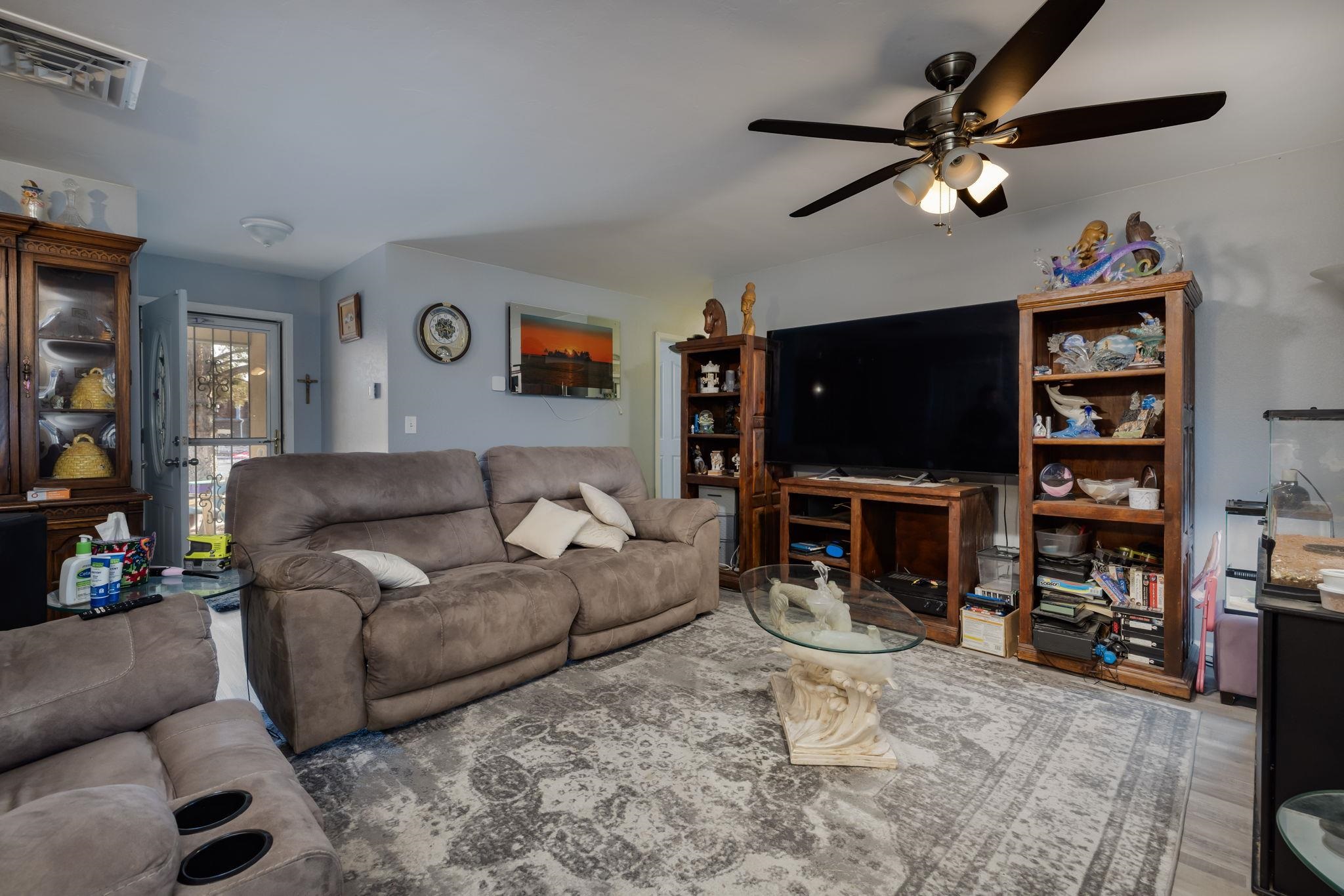 3176 William Drive Property Photo 4