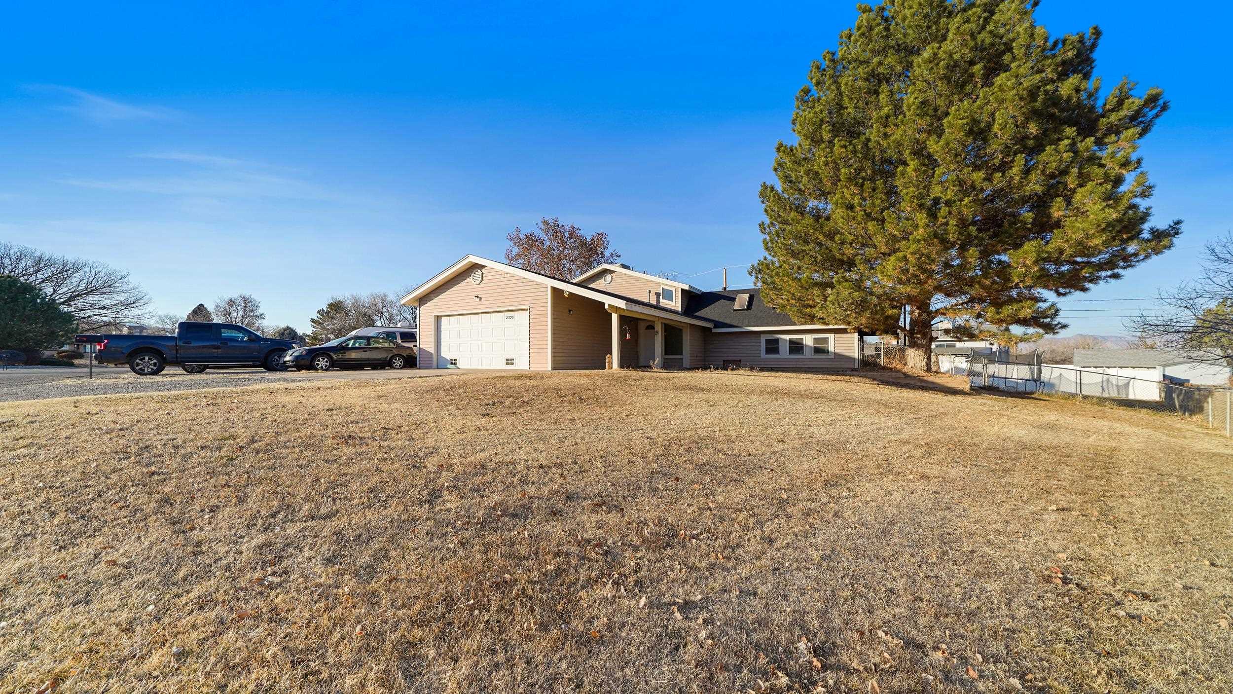 2396 Sayre Drive Property Photo 1